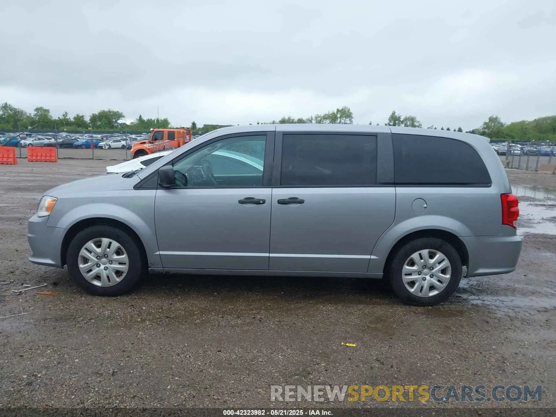 14 fotografías del automóvil dañado 2C4RDGBG1KR801690 DODGE GRAND CARAVAN 2019