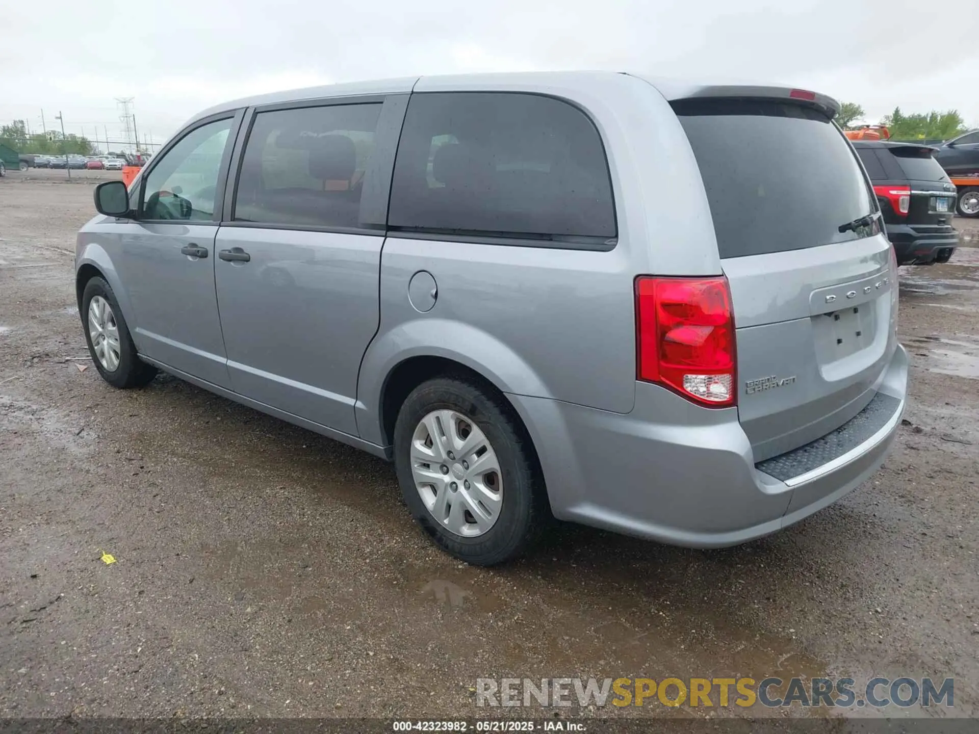 3 fotografías del automóvil dañado 2C4RDGBG1KR801690 DODGE GRAND CARAVAN 2019