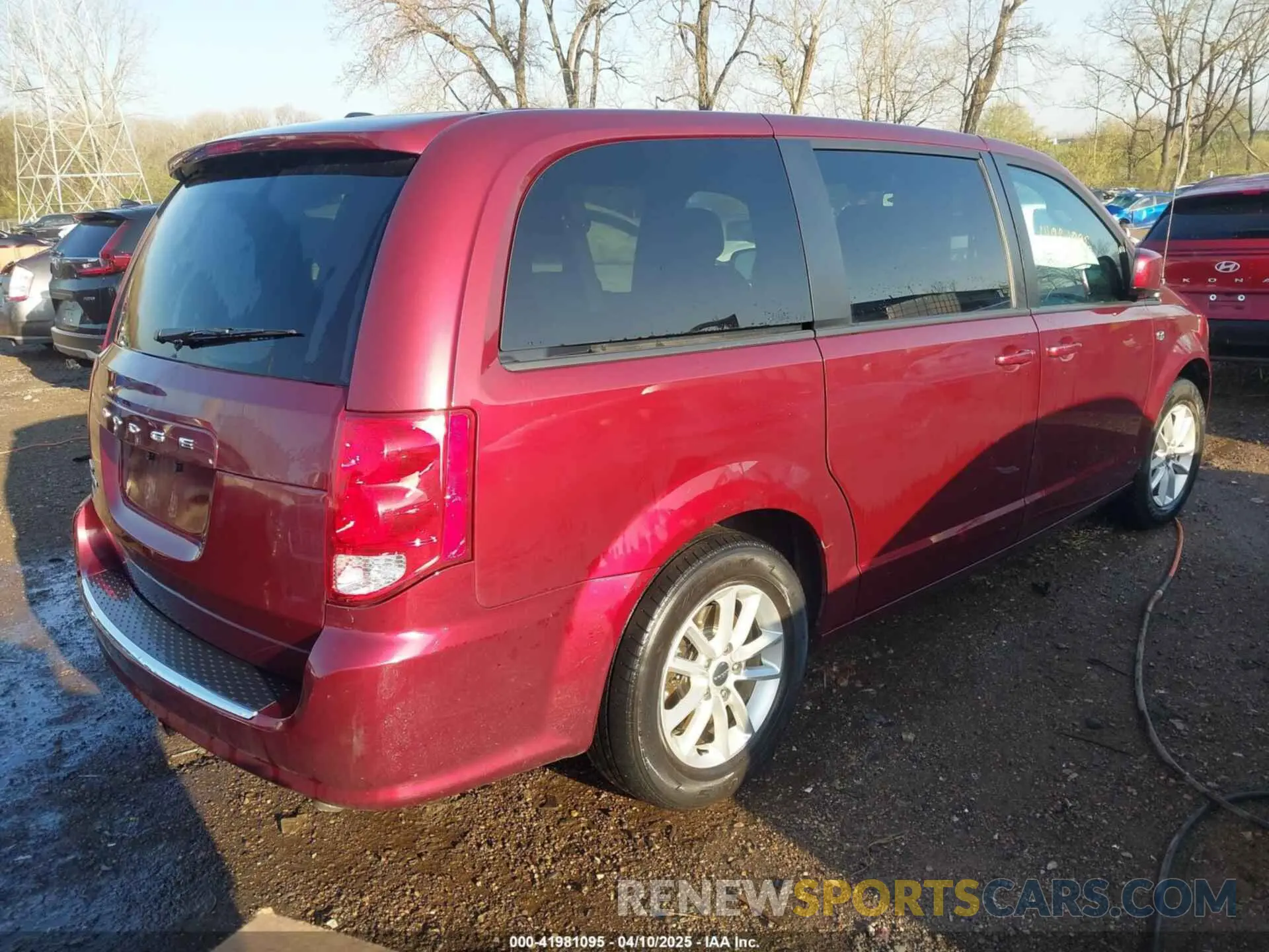 4 fotografías del automóvil dañado 2C4RDGBG1KR803438 DODGE GRAND CARAVAN 2019