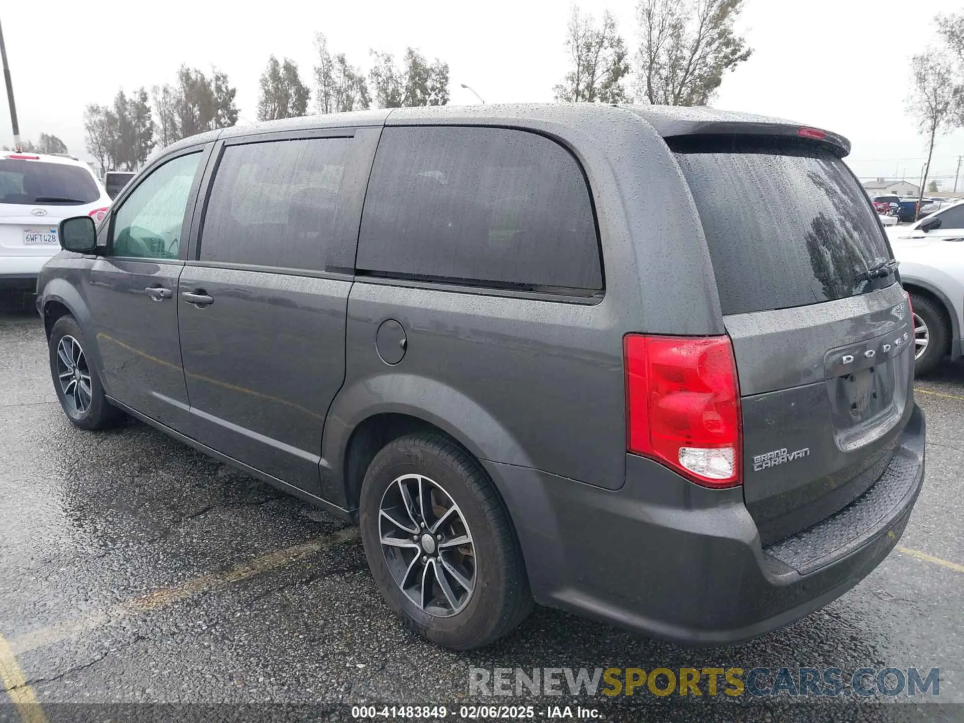 3 fotografías del automóvil dañado 2C4RDGBG2KR509188 DODGE GRAND CARAVAN 2019