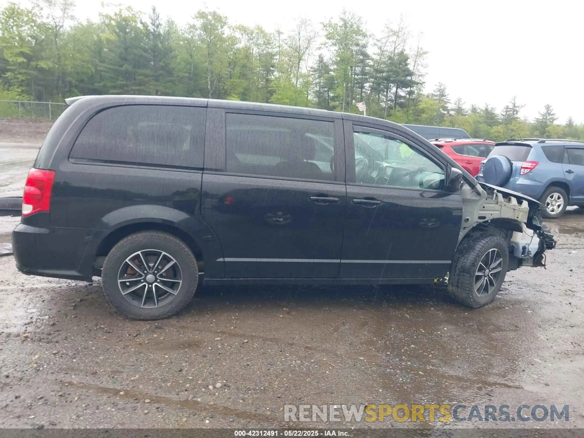 14 fotografías del automóvil dañado 2C4RDGBG2KR573439 DODGE GRAND CARAVAN 2019