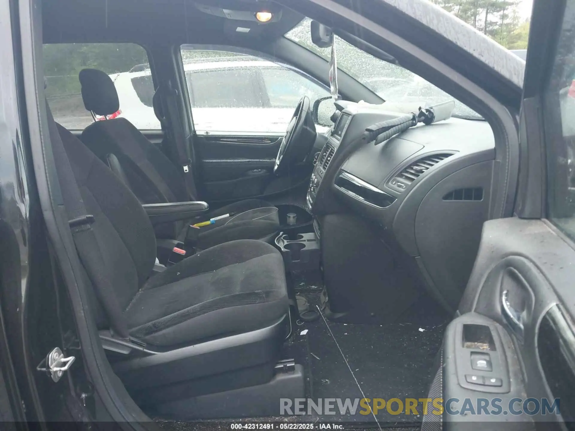 5 fotografías del automóvil dañado 2C4RDGBG2KR573439 DODGE GRAND CARAVAN 2019