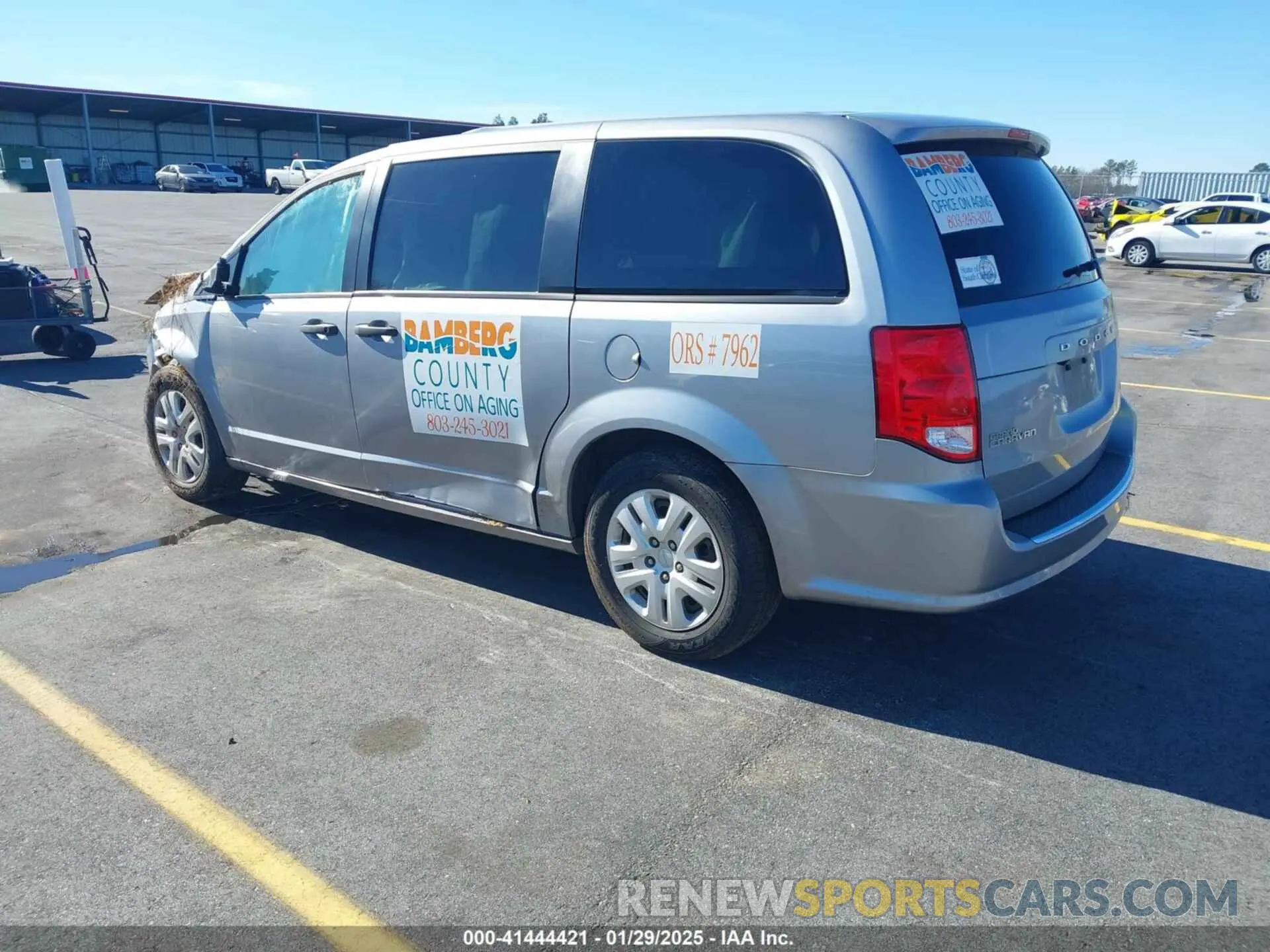 3 fotografías del automóvil dañado 2C4RDGBG2KR599491 DODGE GRAND CARAVAN 2019