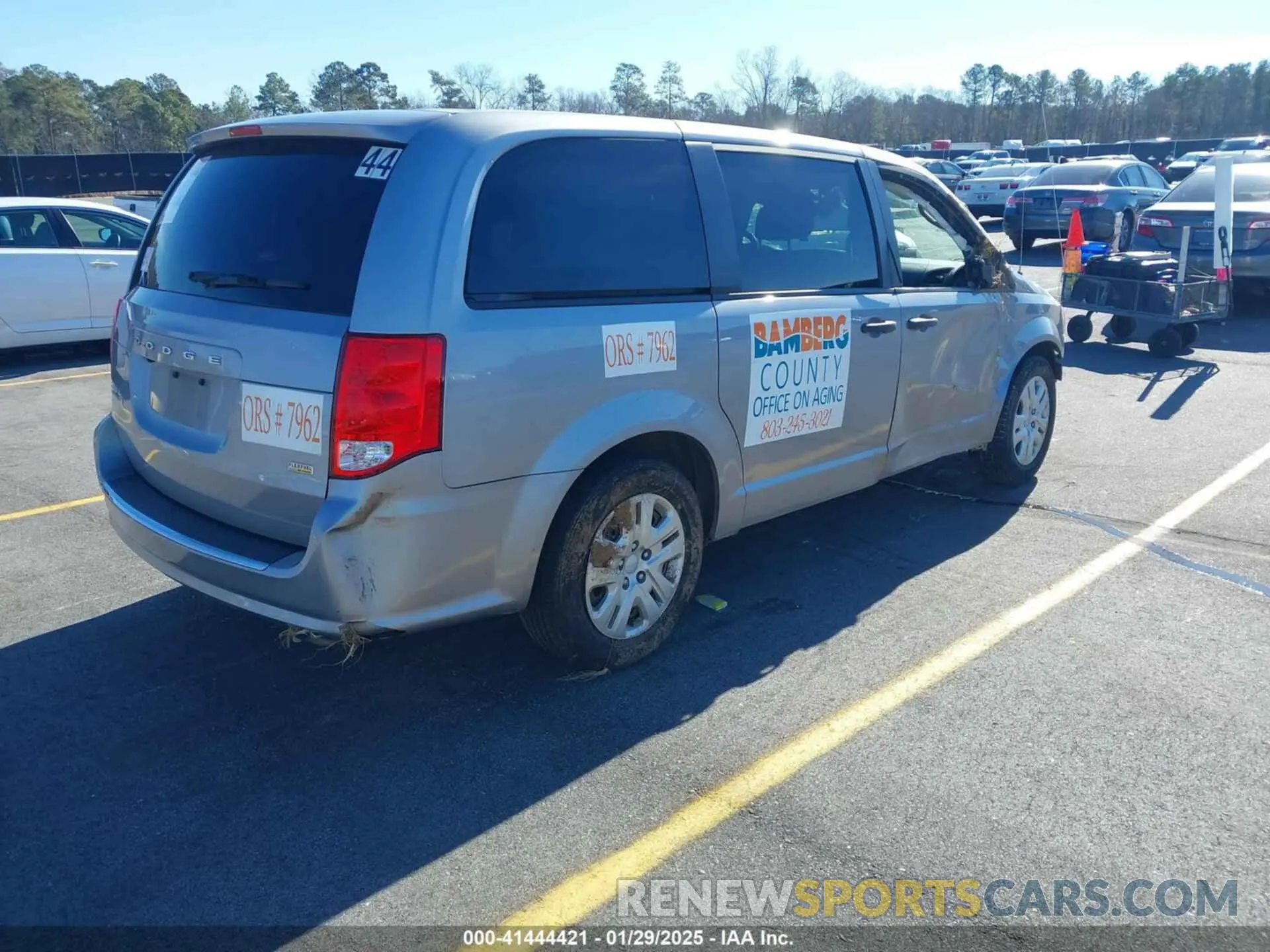 4 fotografías del automóvil dañado 2C4RDGBG2KR599491 DODGE GRAND CARAVAN 2019