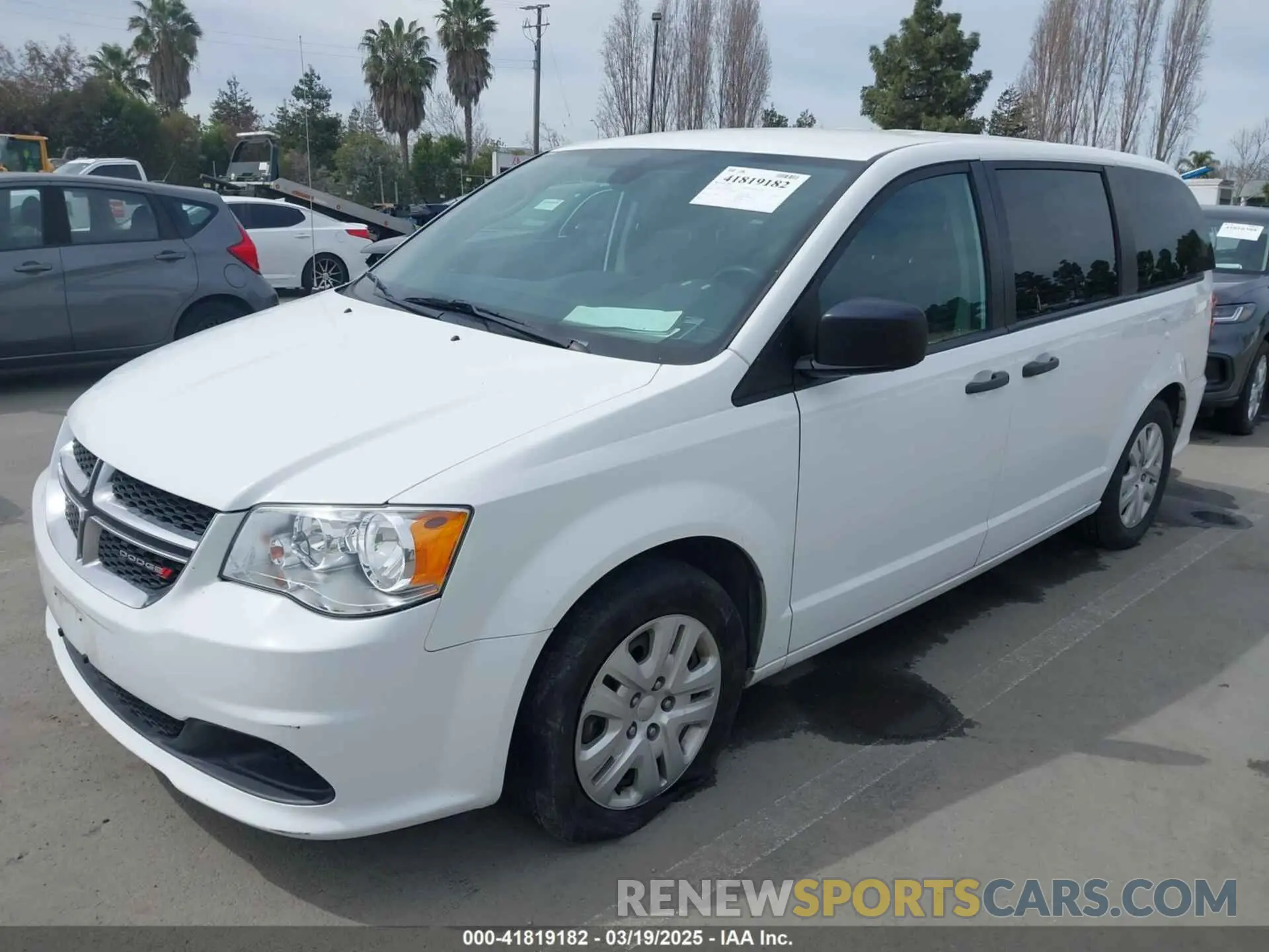 2 fotografías del automóvil dañado 2C4RDGBG2KR787945 DODGE GRAND CARAVAN 2019