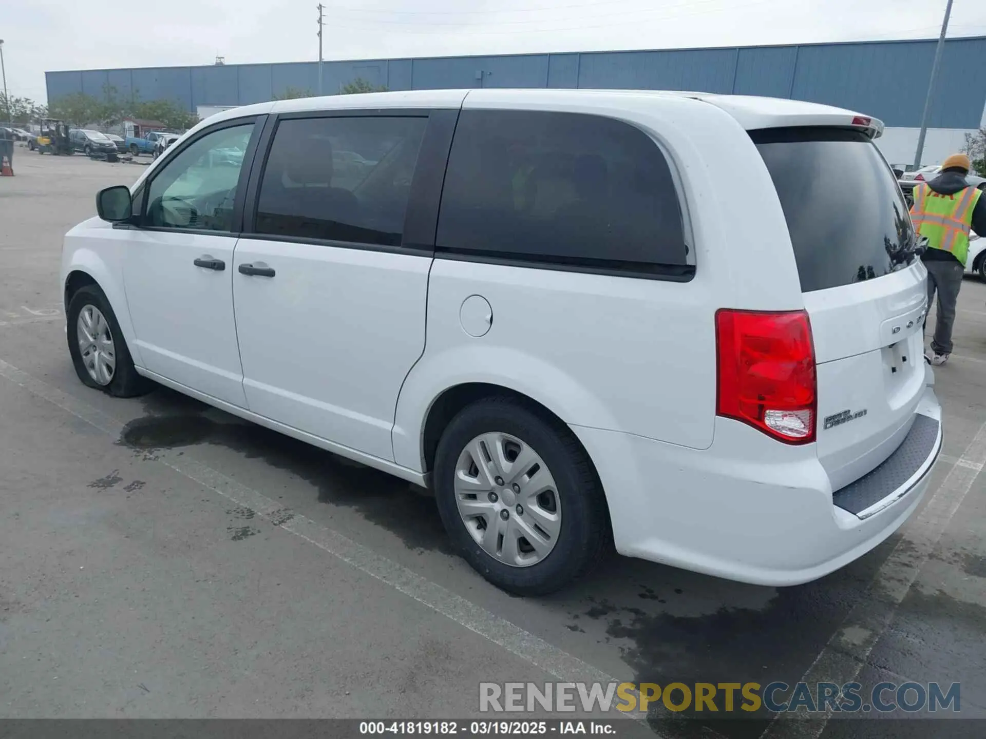 3 fotografías del automóvil dañado 2C4RDGBG2KR787945 DODGE GRAND CARAVAN 2019