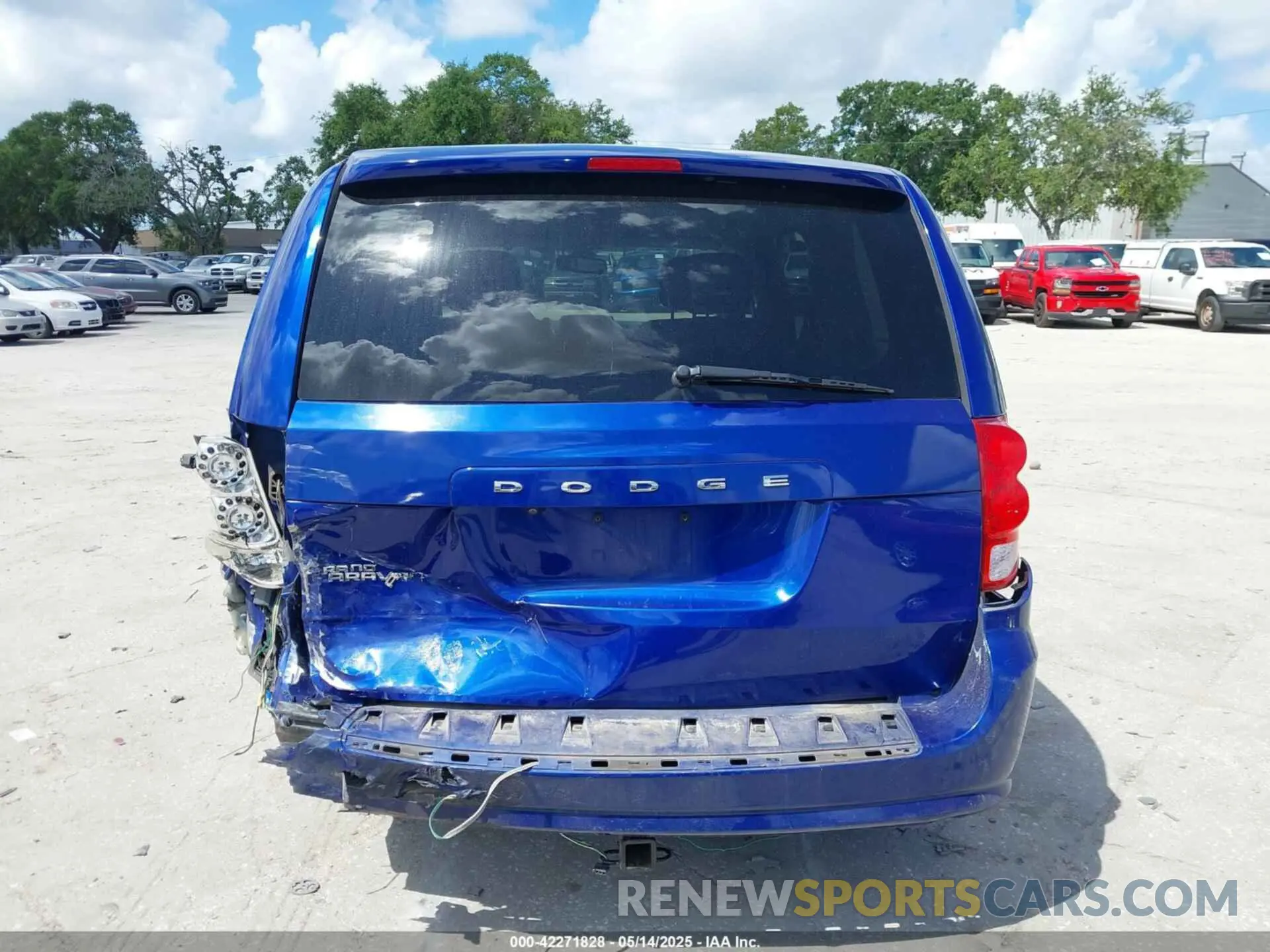 16 fotografías del automóvil dañado 2C4RDGBG3KR553507 DODGE GRAND CARAVAN 2019