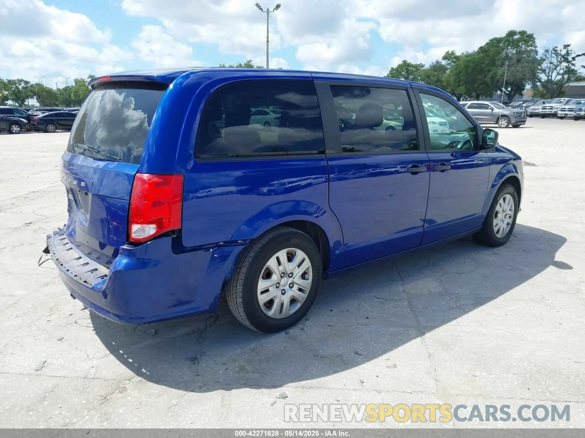 4 fotografías del automóvil dañado 2C4RDGBG3KR553507 DODGE GRAND CARAVAN 2019