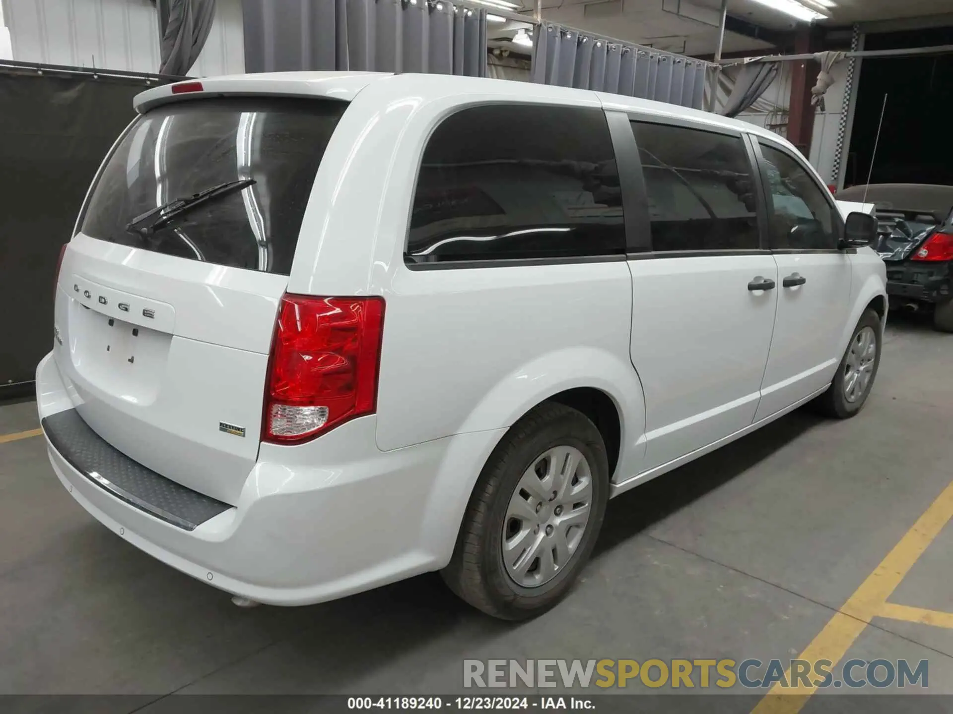 4 fotografías del automóvil dañado 2C4RDGBG3KR601314 DODGE GRAND CARAVAN 2019