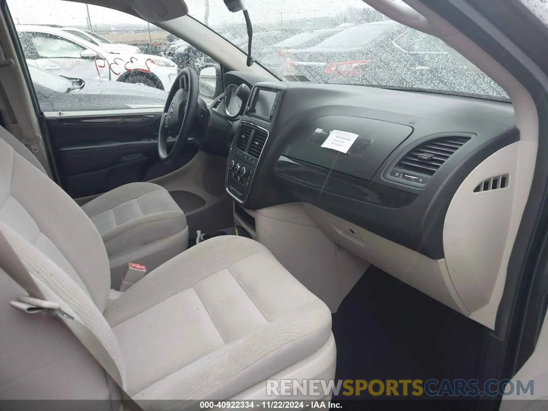 5 fotografías del automóvil dañado 2C4RDGBG3KR757062 DODGE GRAND CARAVAN 2019