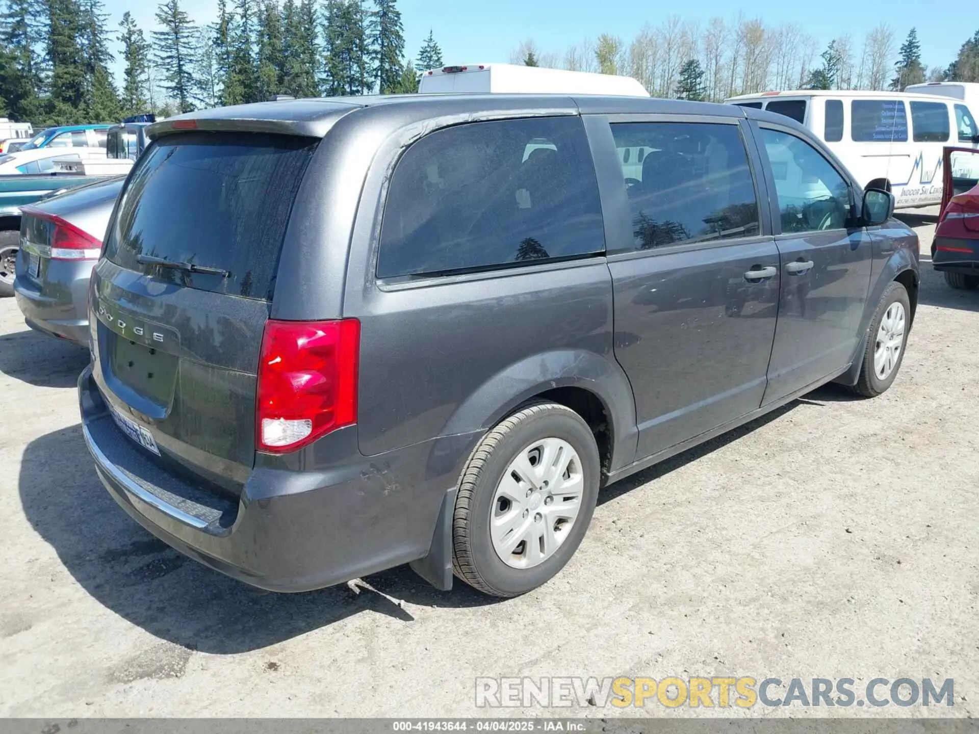 4 fotografías del automóvil dañado 2C4RDGBG4KR684025 DODGE GRAND CARAVAN 2019
