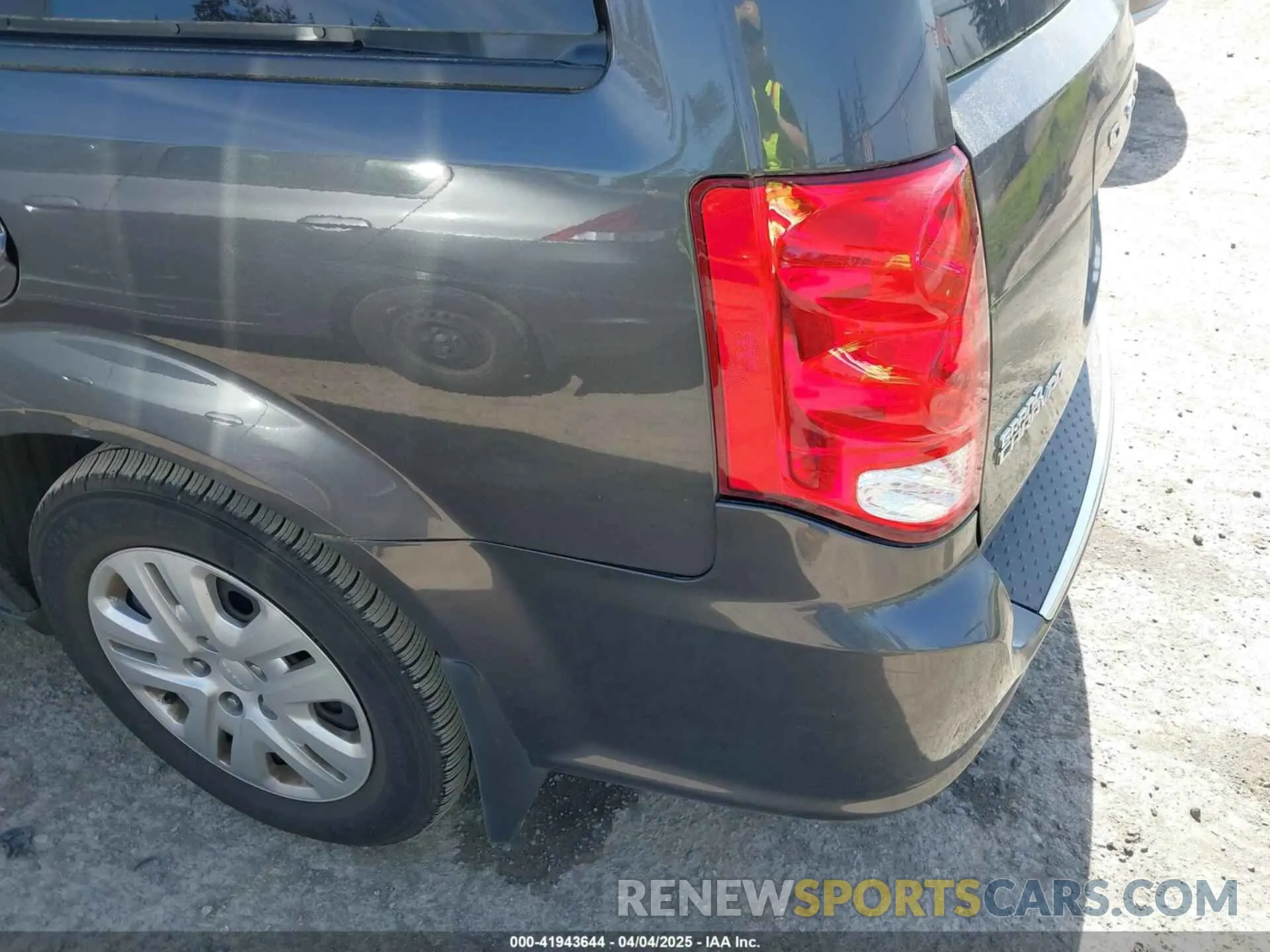 6 fotografías del automóvil dañado 2C4RDGBG4KR684025 DODGE GRAND CARAVAN 2019