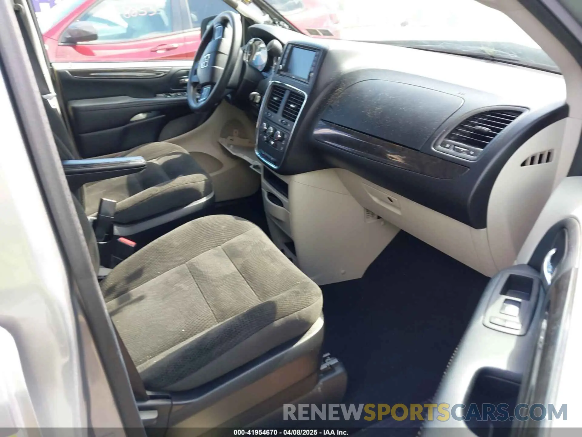 5 fotografías del automóvil dañado 2C4RDGBG4KR685000 DODGE GRAND CARAVAN 2019