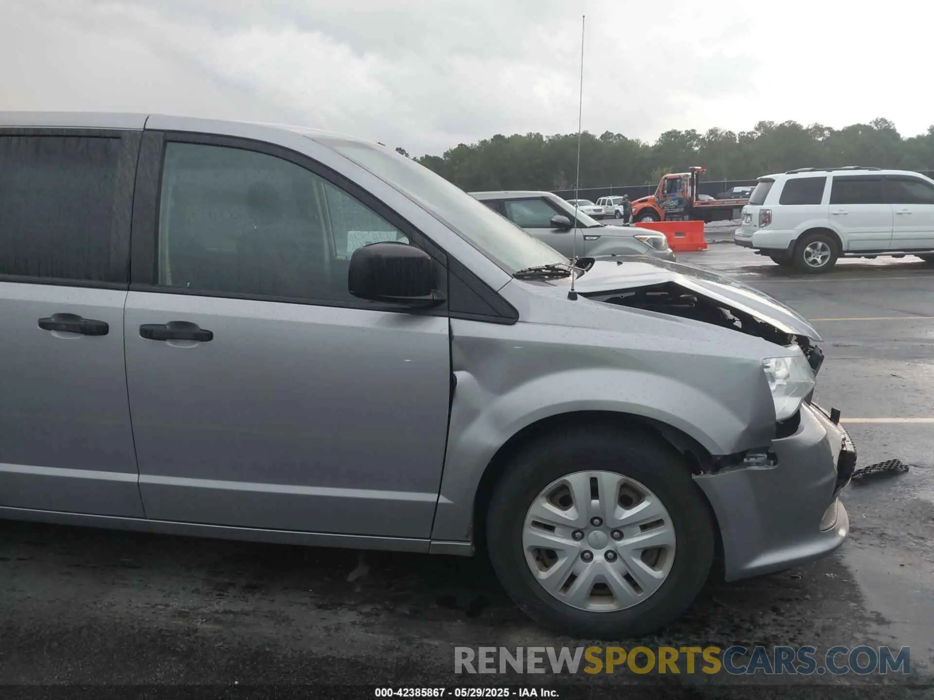 17 fotografías del automóvil dañado 2C4RDGBG4KR786358 DODGE GRAND CARAVAN 2019