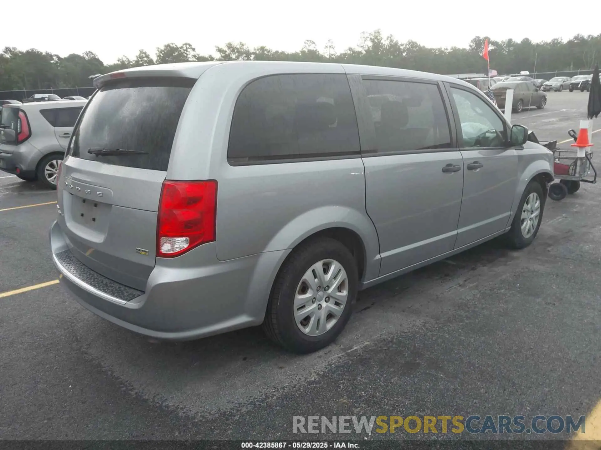 4 fotografías del automóvil dañado 2C4RDGBG4KR786358 DODGE GRAND CARAVAN 2019