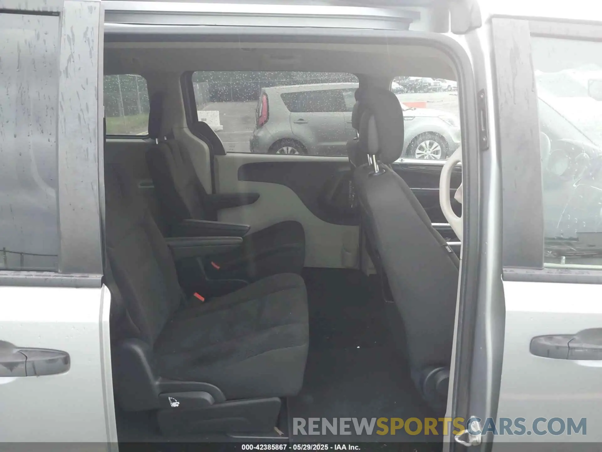 8 fotografías del automóvil dañado 2C4RDGBG4KR786358 DODGE GRAND CARAVAN 2019