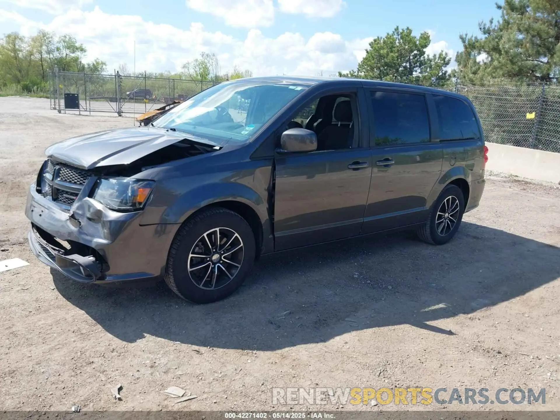 2 fotografías del automóvil dañado 2C4RDGBG6KR596593 DODGE GRAND CARAVAN 2019