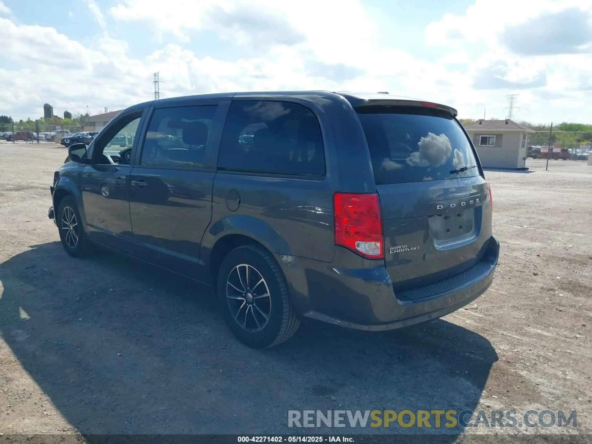 3 fotografías del automóvil dañado 2C4RDGBG6KR596593 DODGE GRAND CARAVAN 2019