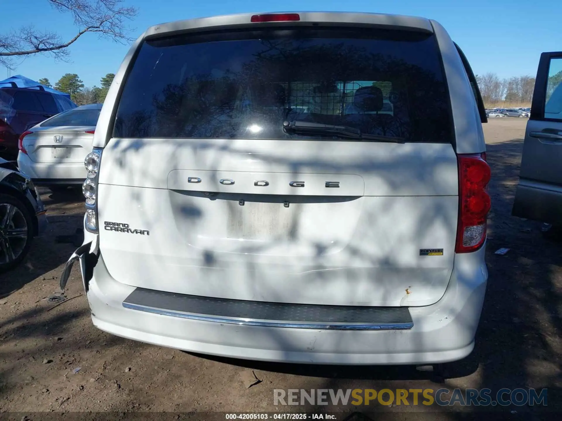 16 fotografías del automóvil dañado 2C4RDGBG6KR747108 DODGE GRAND CARAVAN 2019