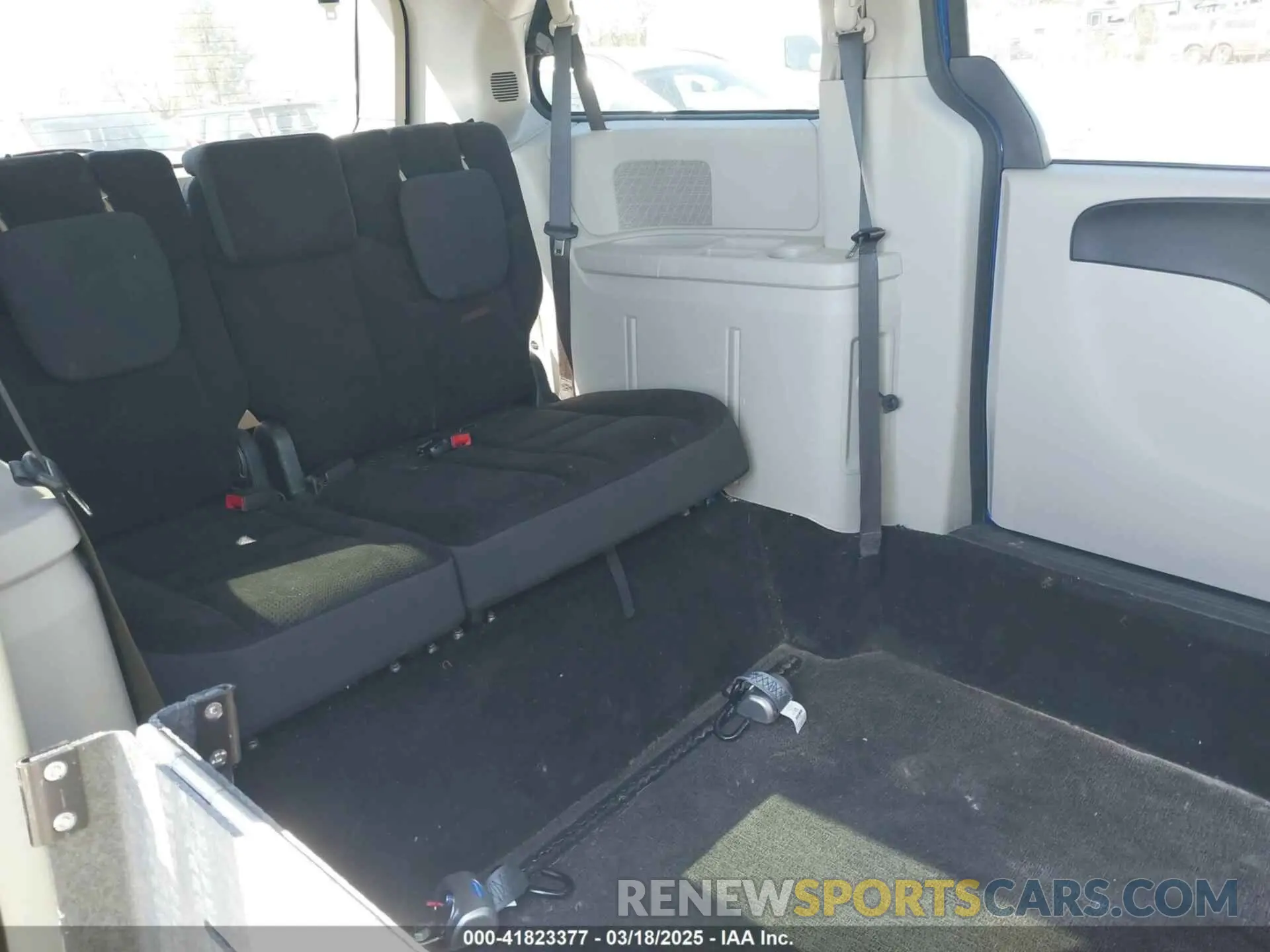 8 fotografías del automóvil dañado 2C4RDGBG7KR596327 DODGE GRAND CARAVAN 2019