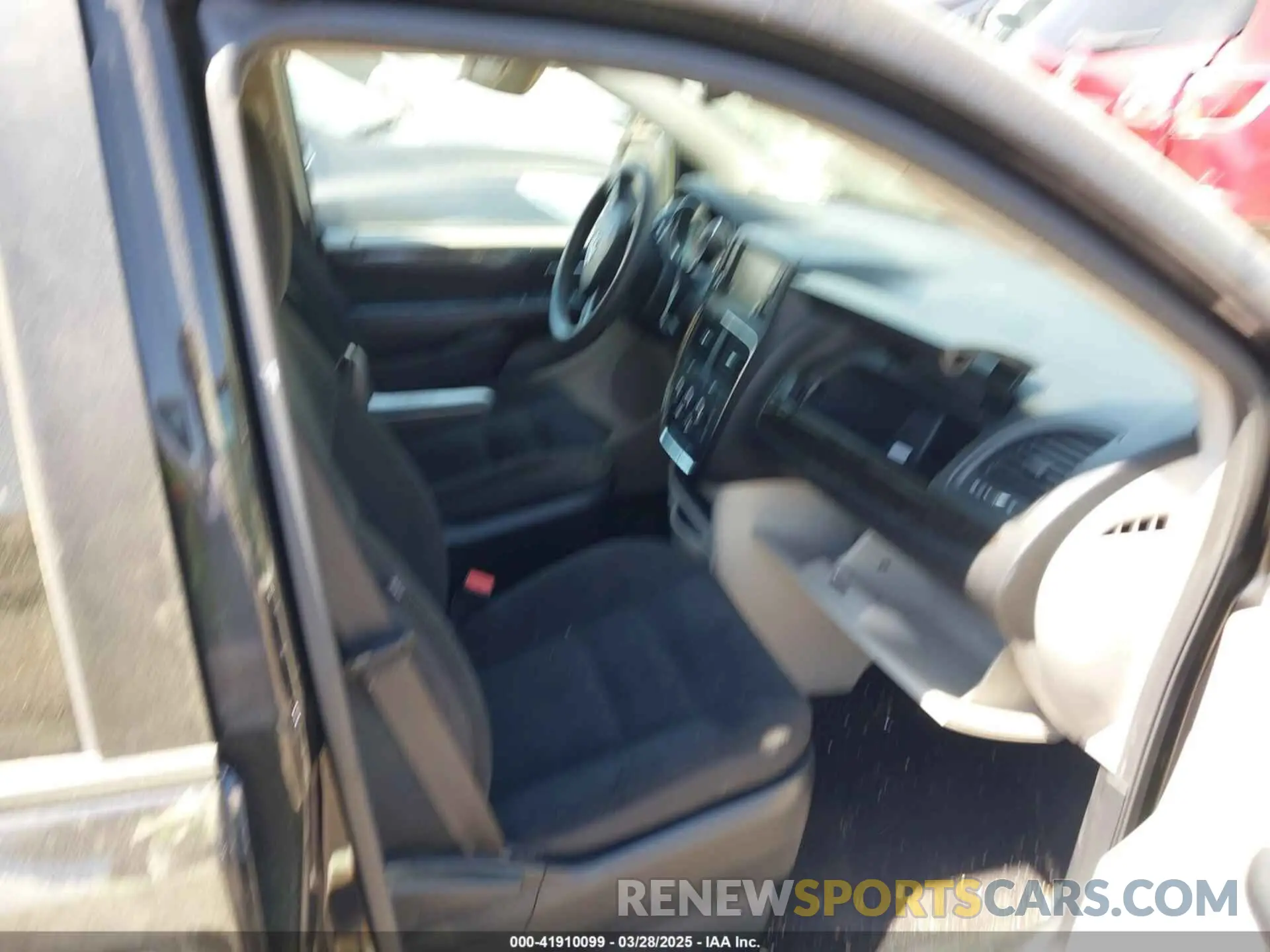 5 fotografías del automóvil dañado 2C4RDGBG7KR614258 DODGE GRAND CARAVAN 2019