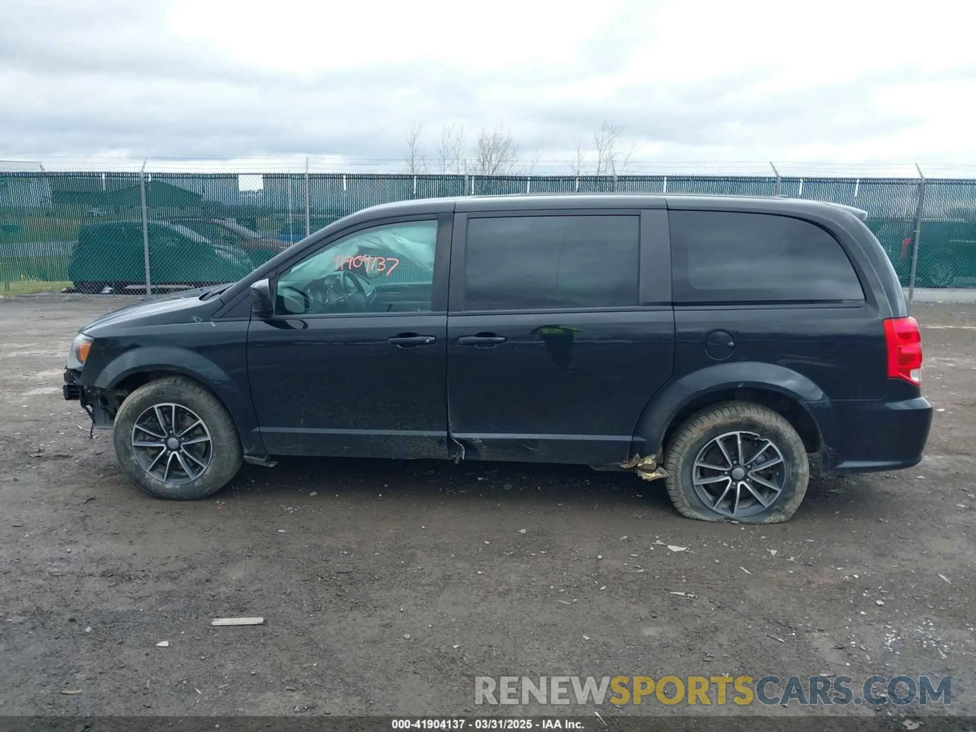 14 fotografías del automóvil dañado 2C4RDGBG8KR524598 DODGE GRAND CARAVAN 2019