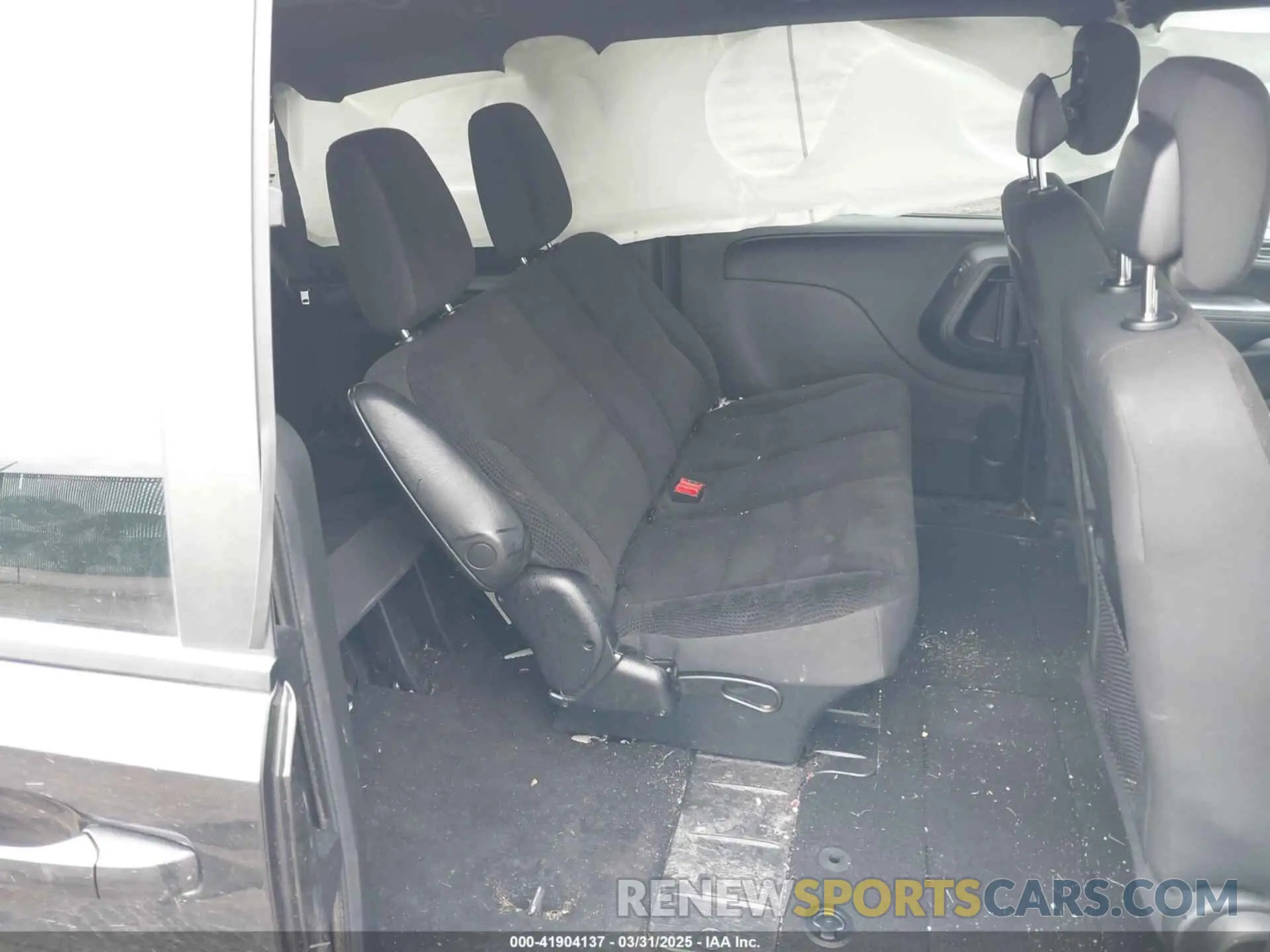 8 fotografías del automóvil dañado 2C4RDGBG8KR524598 DODGE GRAND CARAVAN 2019