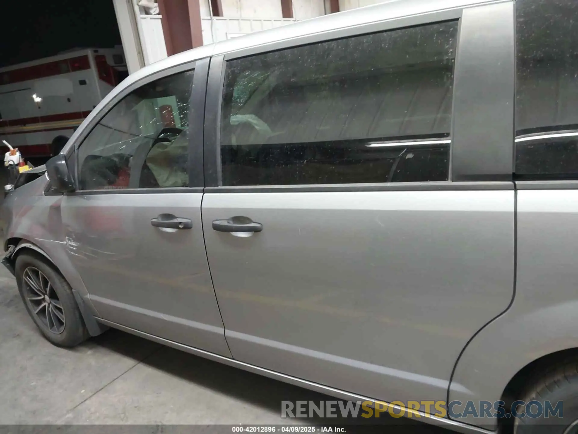 14 fotografías del automóvil dañado 2C4RDGBG8KR539229 DODGE GRAND CARAVAN 2019