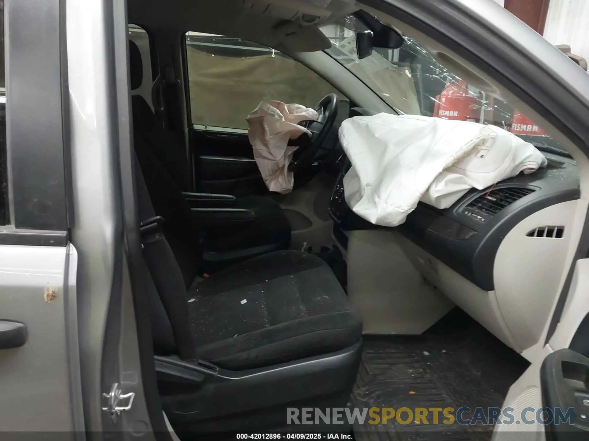 5 fotografías del automóvil dañado 2C4RDGBG8KR539229 DODGE GRAND CARAVAN 2019