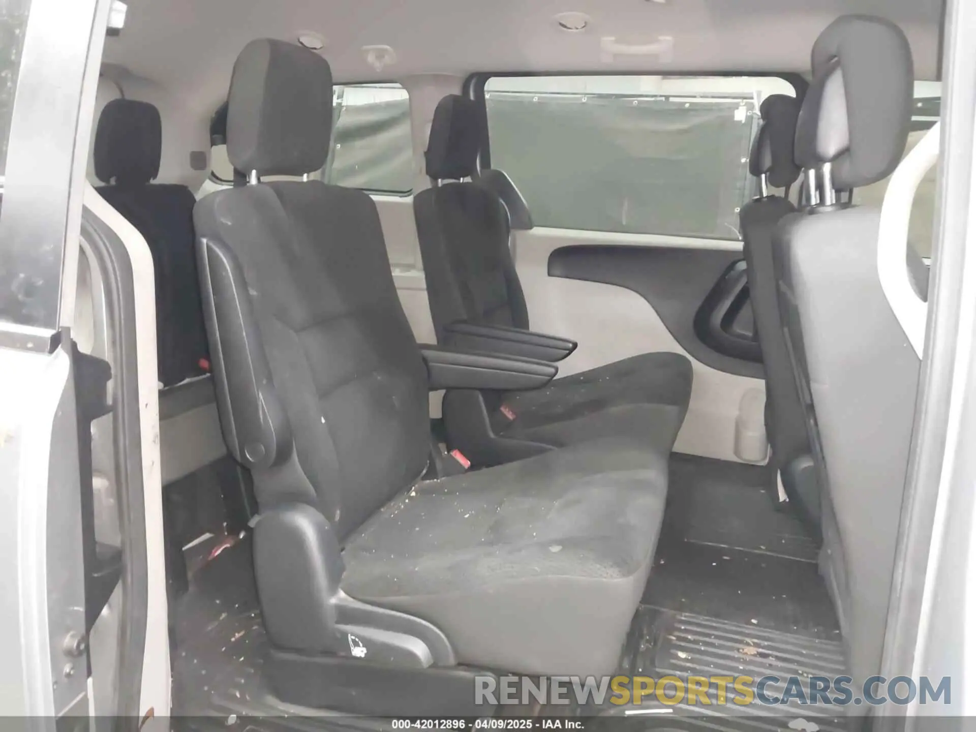 8 fotografías del automóvil dañado 2C4RDGBG8KR539229 DODGE GRAND CARAVAN 2019