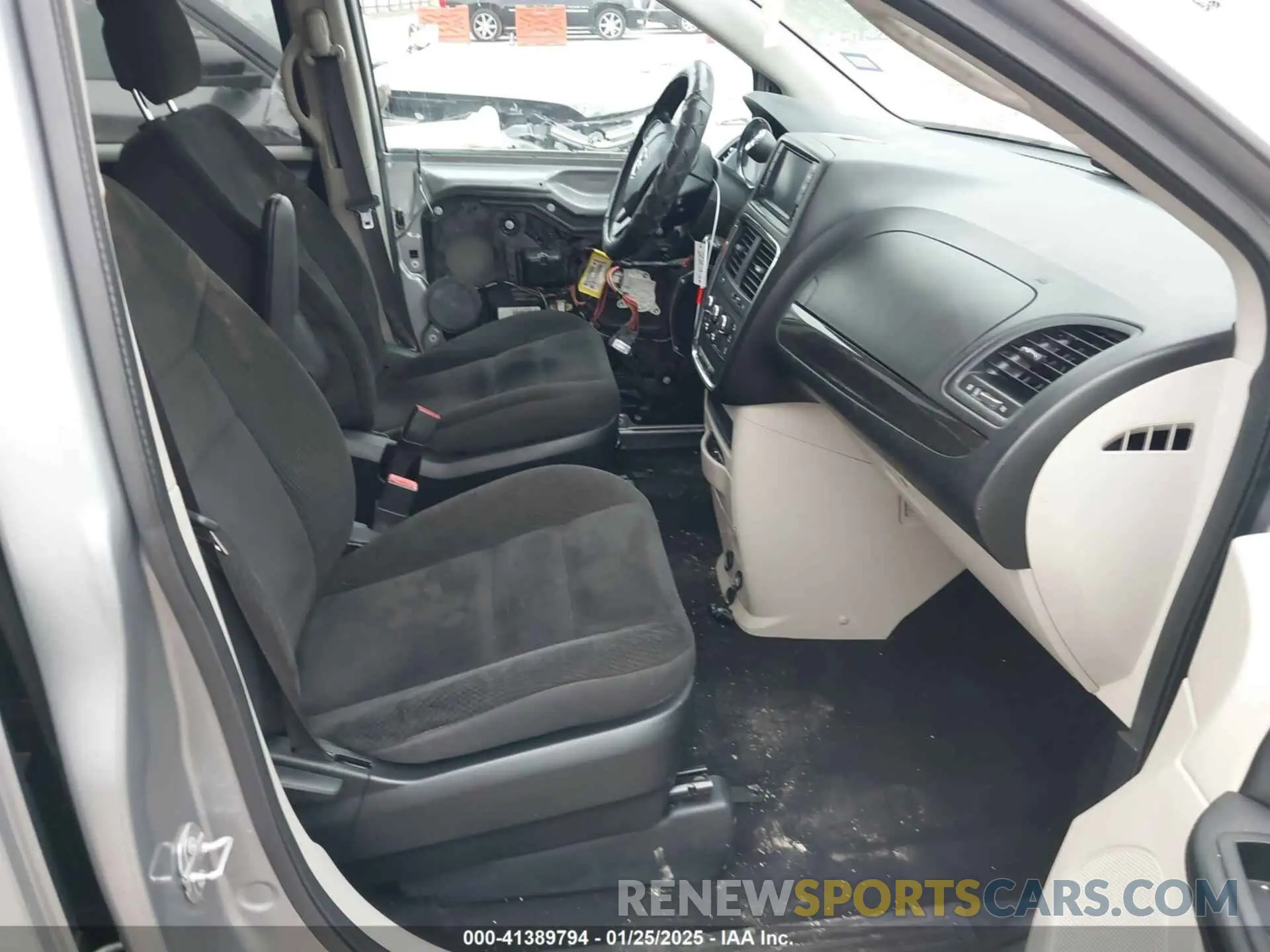 5 fotografías del automóvil dañado 2C4RDGBG8KR581187 DODGE GRAND CARAVAN 2019