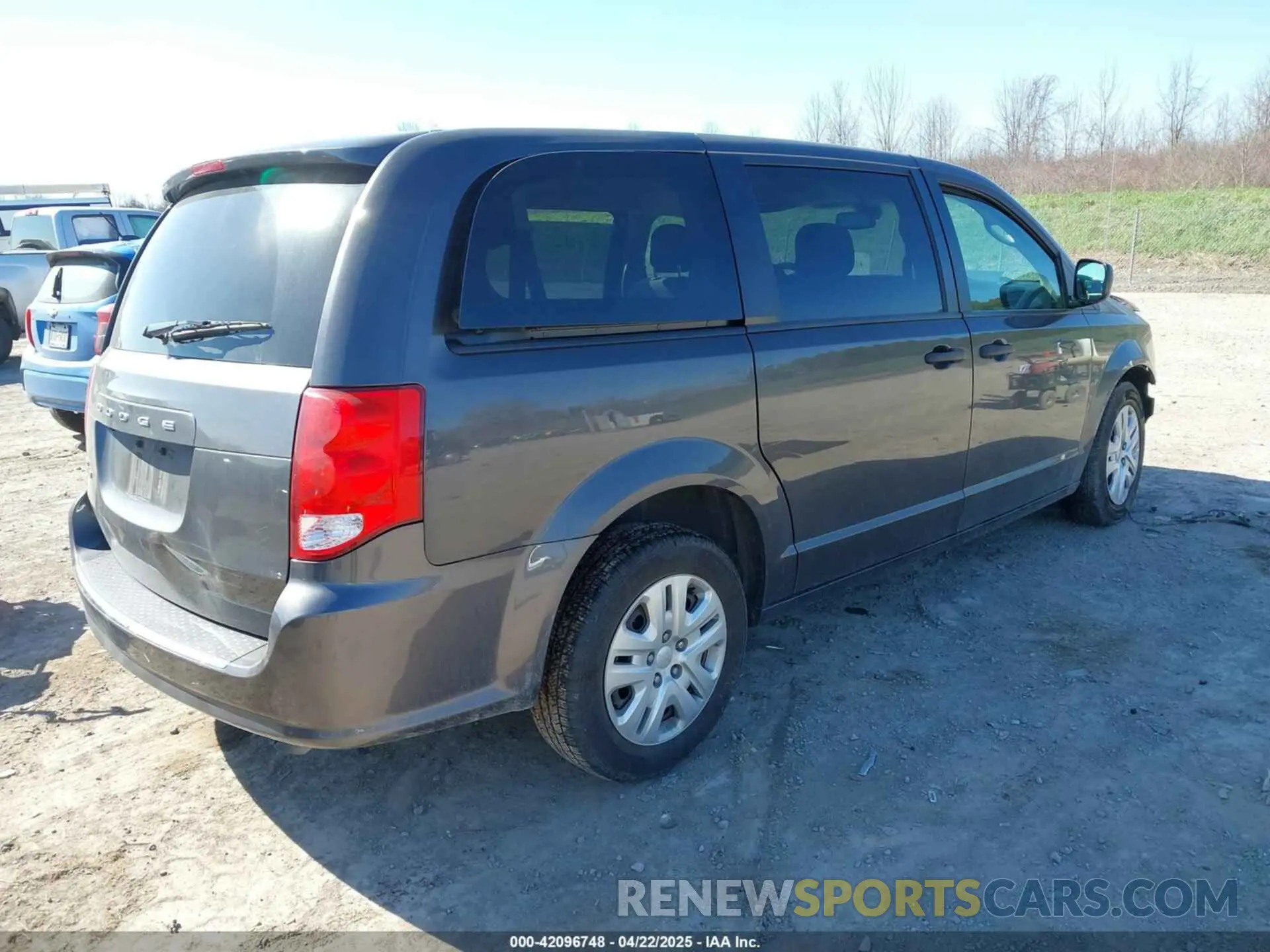 4 fotografías del automóvil dañado 2C4RDGBG8KR789439 DODGE GRAND CARAVAN 2019