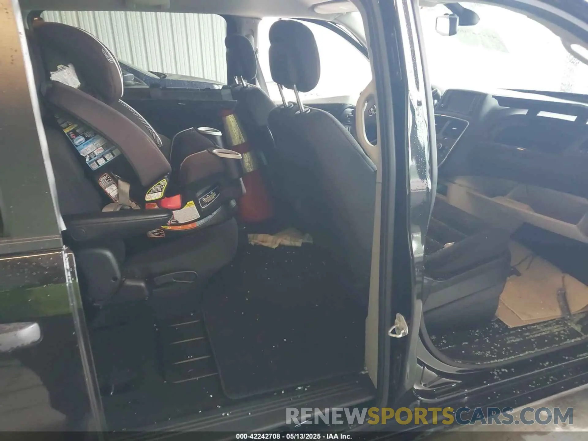 8 fotografías del automóvil dañado 2C4RDGBG8KR805963 DODGE GRAND CARAVAN 2019