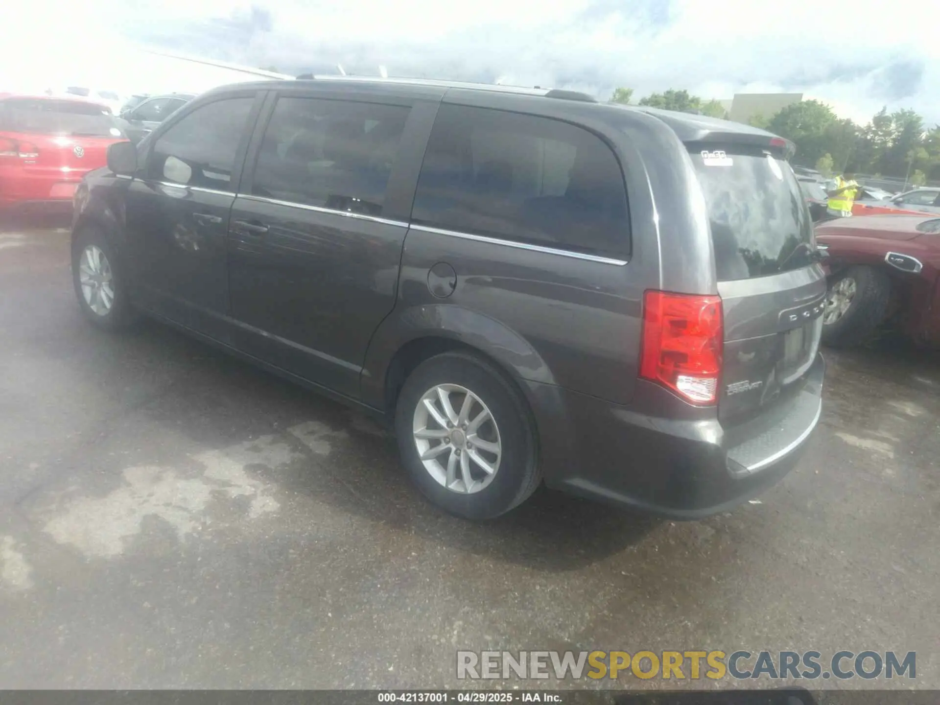 3 fotografías del automóvil dañado 2C4RDGCG0KR718346 DODGE GRAND CARAVAN 2019