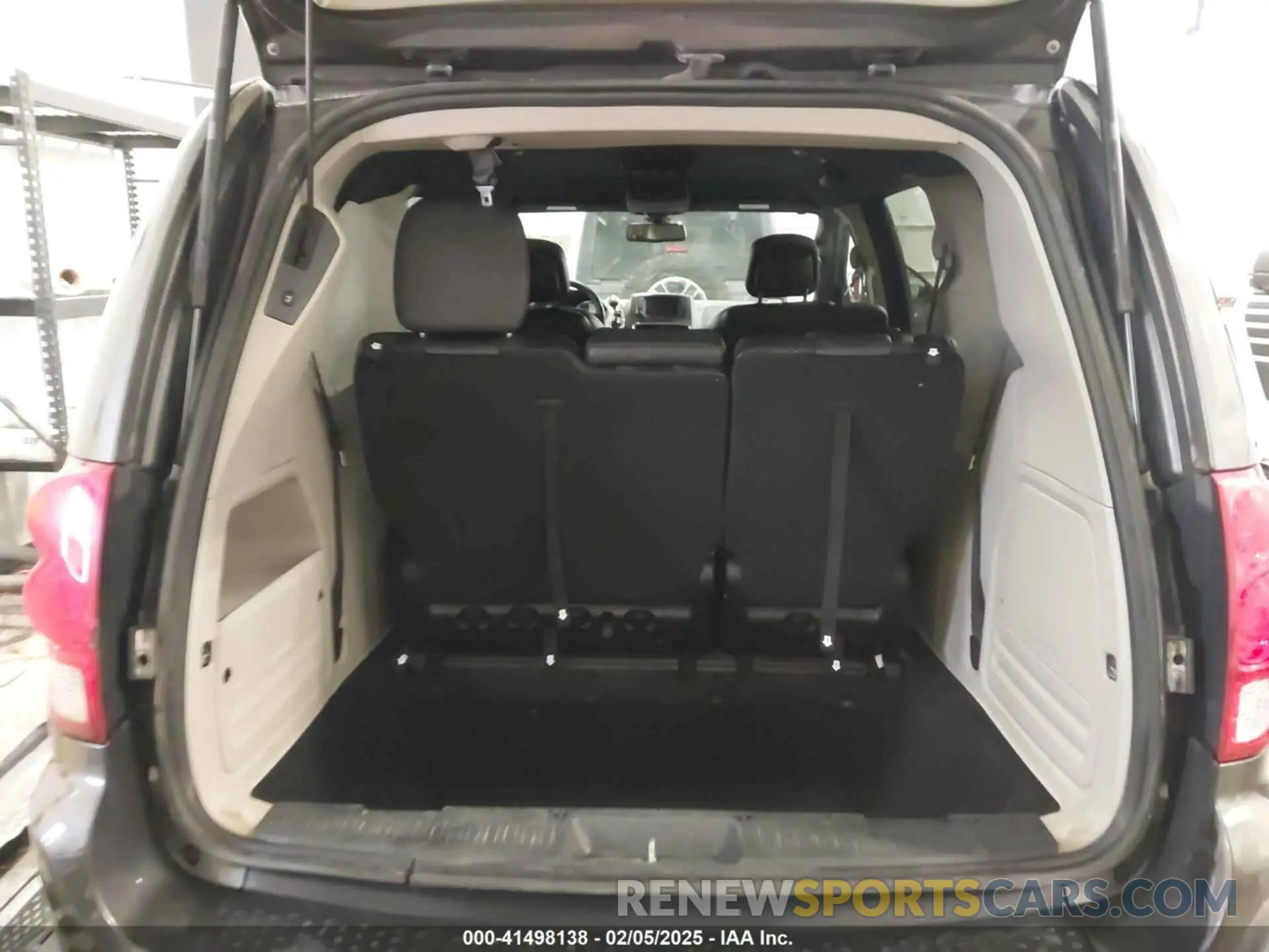 18 fotografías del automóvil dañado 2C4RDGCG1KR647478 DODGE GRAND CARAVAN 2019