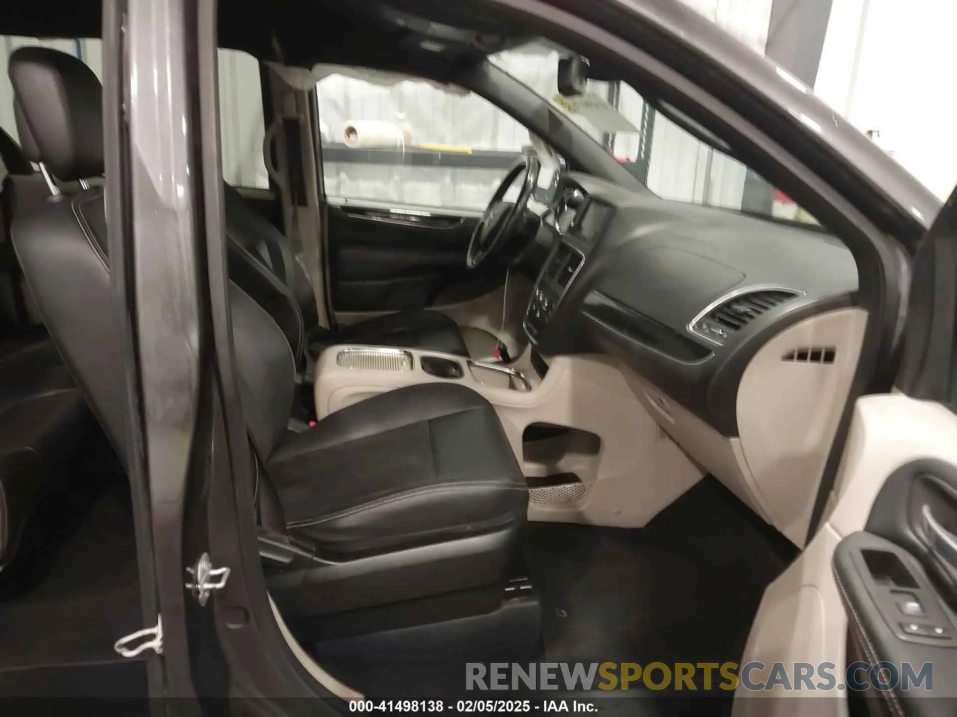 5 fotografías del automóvil dañado 2C4RDGCG1KR647478 DODGE GRAND CARAVAN 2019
