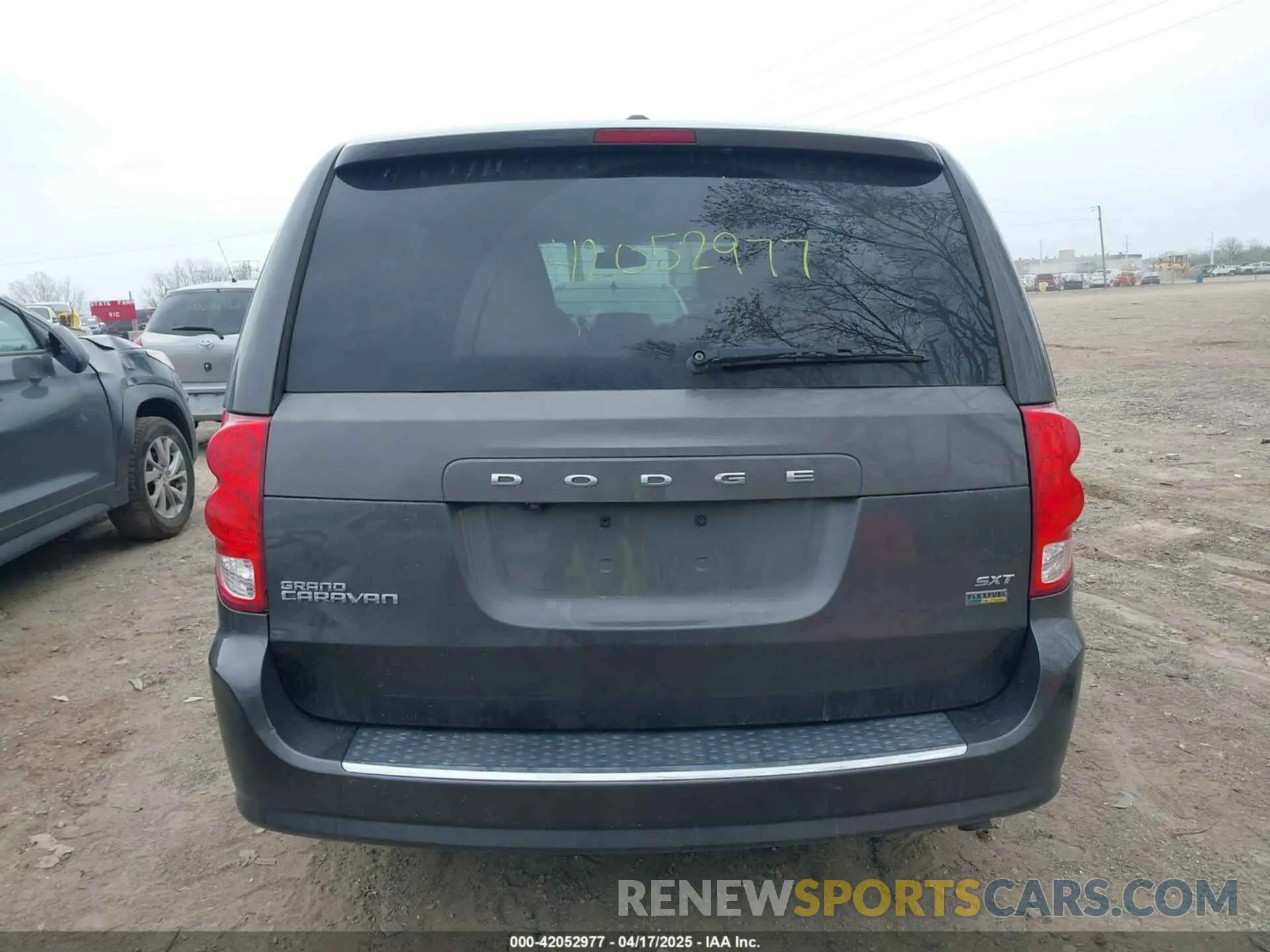17 fotografías del automóvil dañado 2C4RDGCG1KR663986 DODGE GRAND CARAVAN 2019