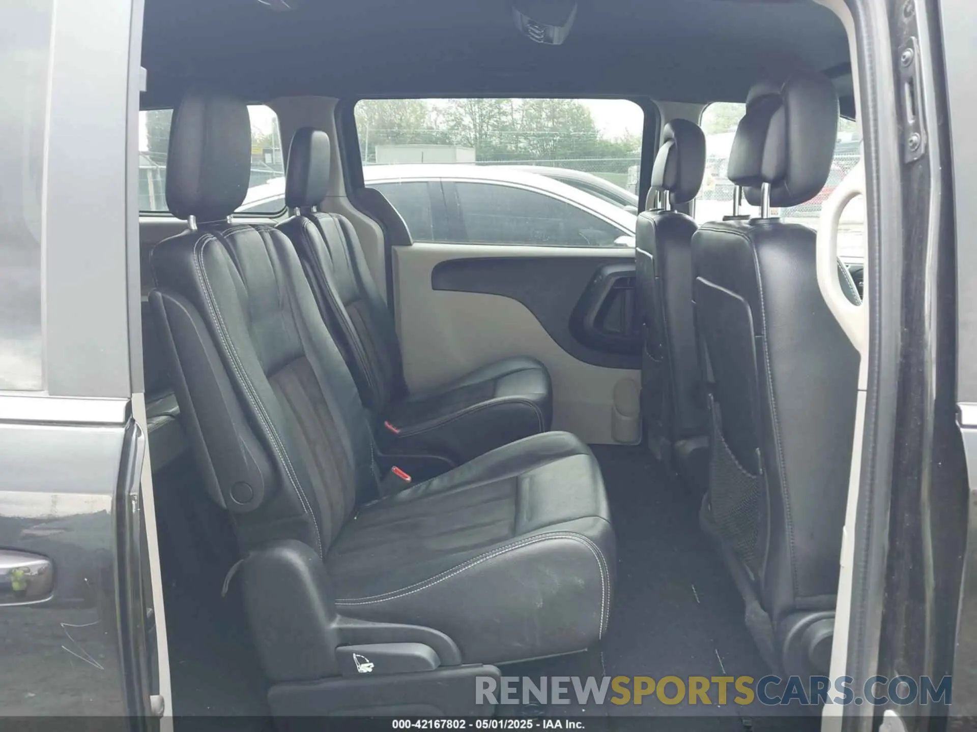 8 fotografías del automóvil dañado 2C4RDGCG2KR564111 DODGE GRAND CARAVAN 2019