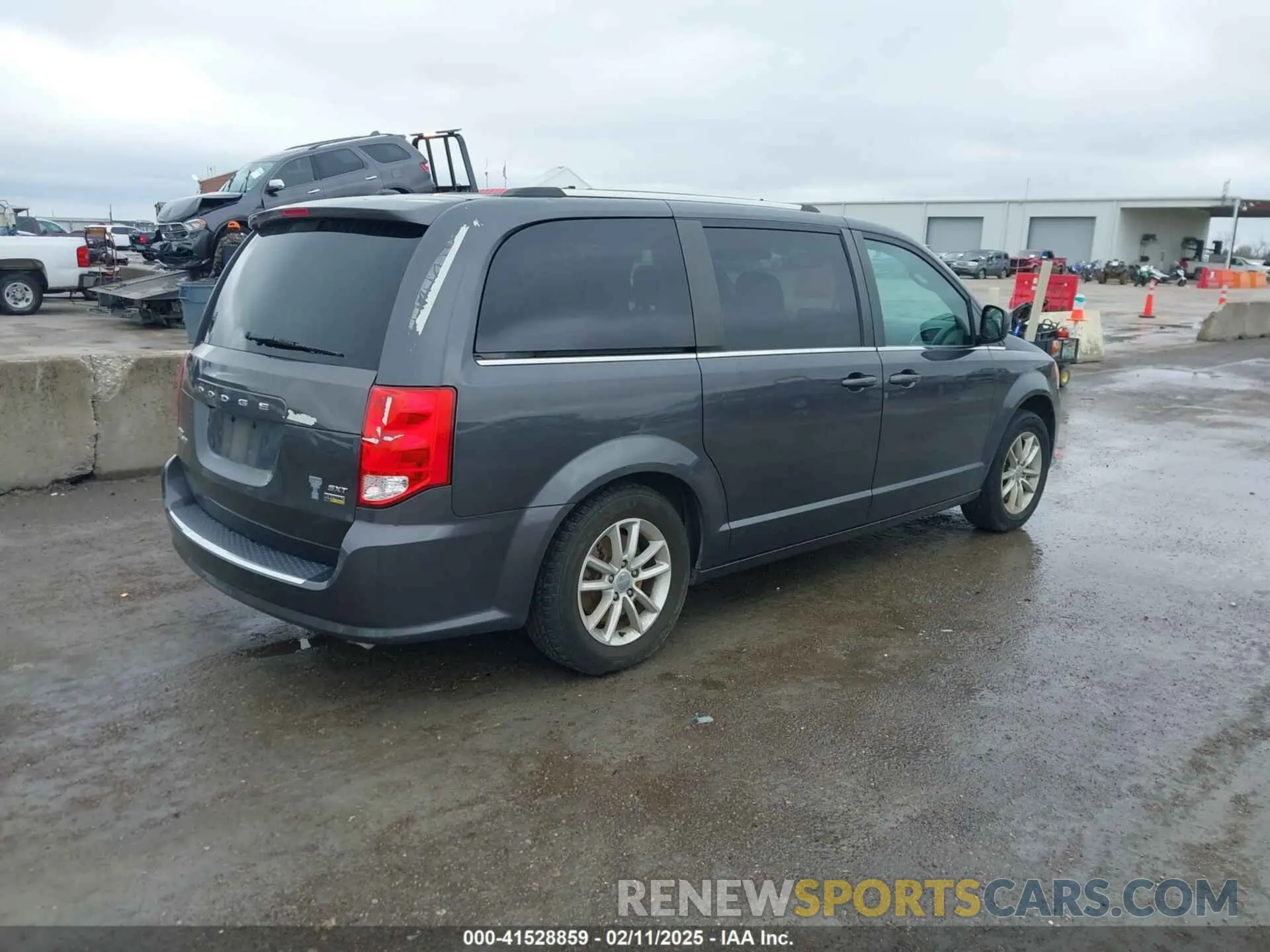 4 fotografías del automóvil dañado 2C4RDGCG3KR543221 DODGE GRAND CARAVAN 2019