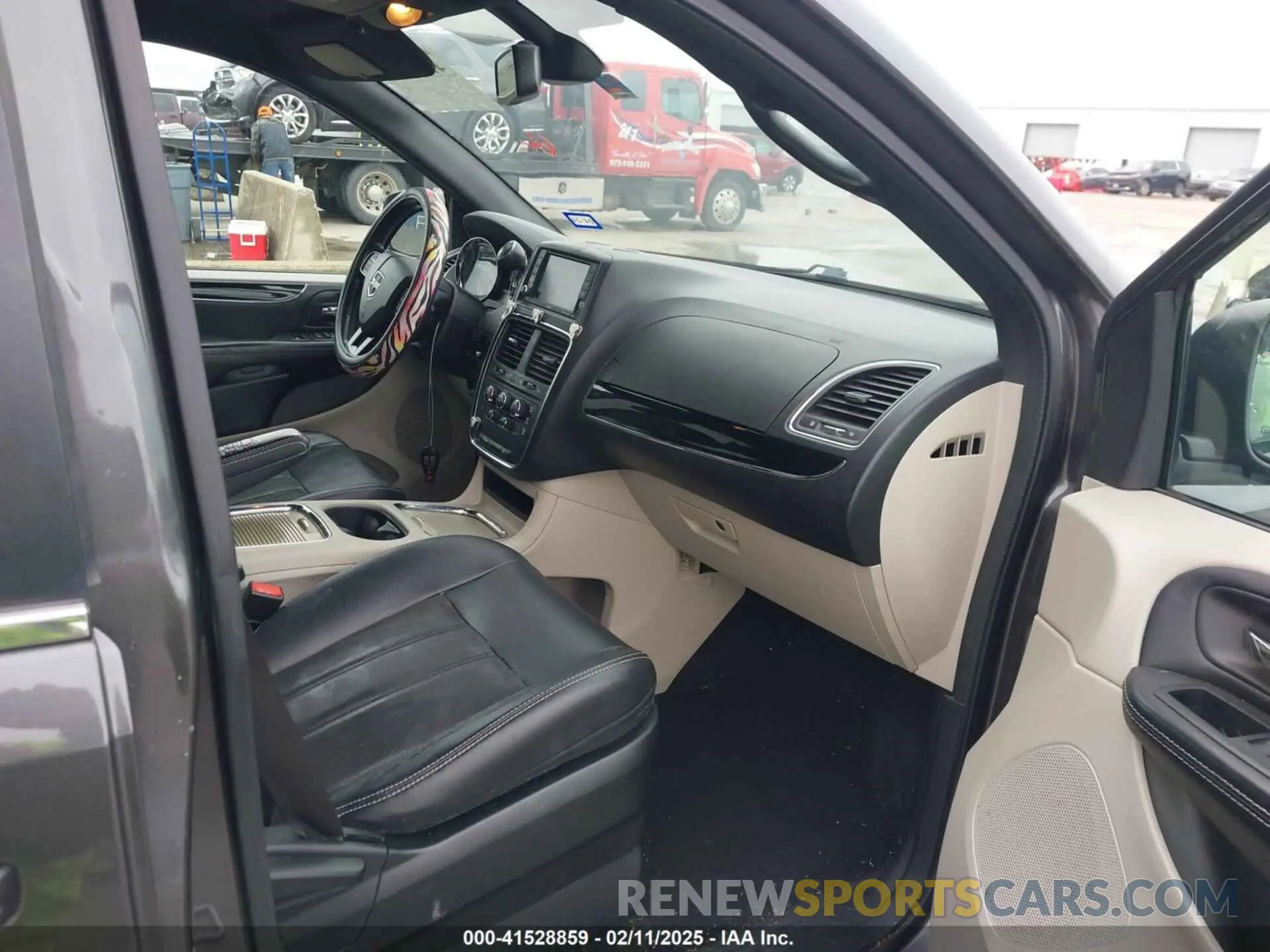 5 fotografías del automóvil dañado 2C4RDGCG3KR543221 DODGE GRAND CARAVAN 2019