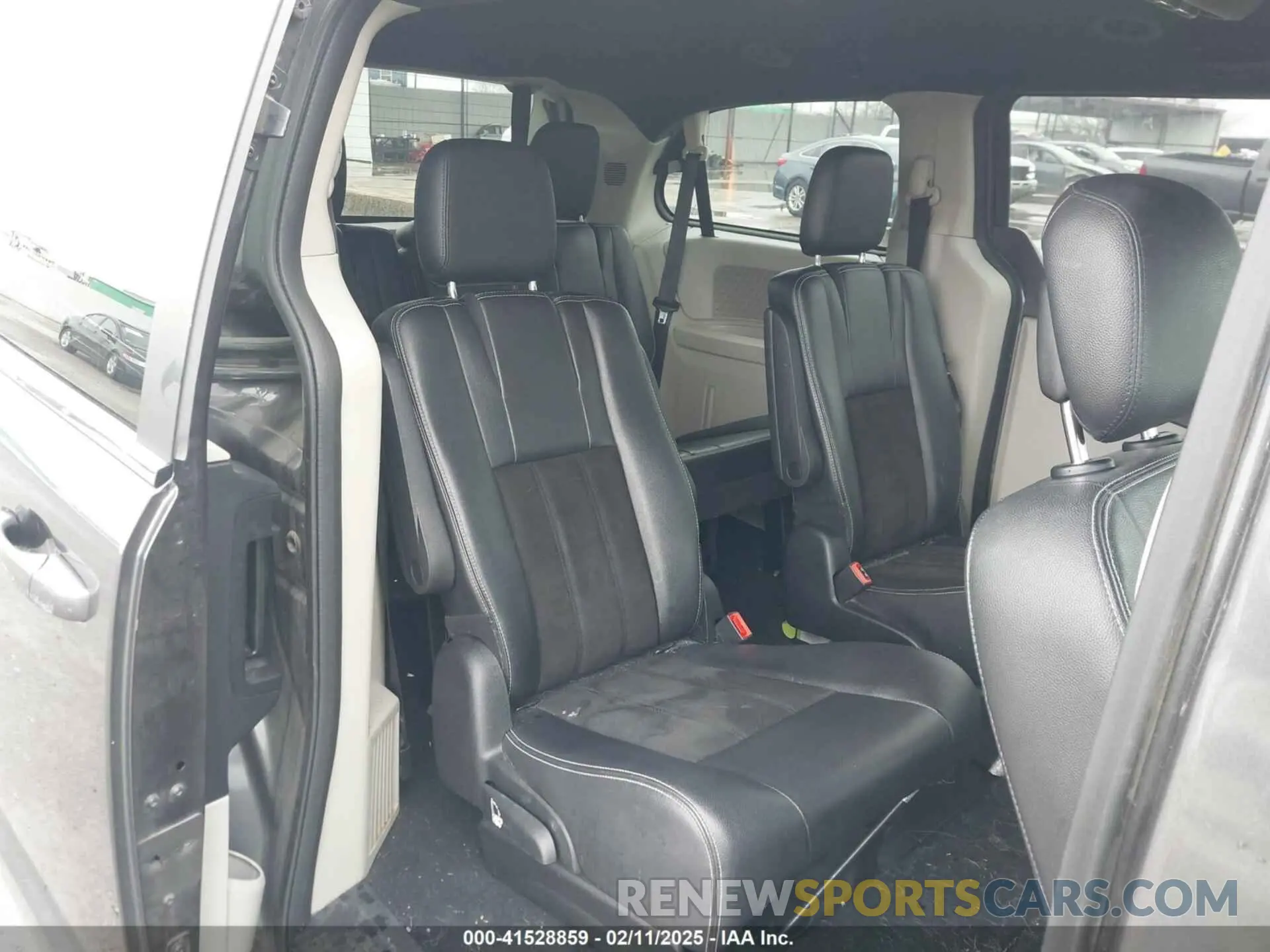 8 fotografías del automóvil dañado 2C4RDGCG3KR543221 DODGE GRAND CARAVAN 2019