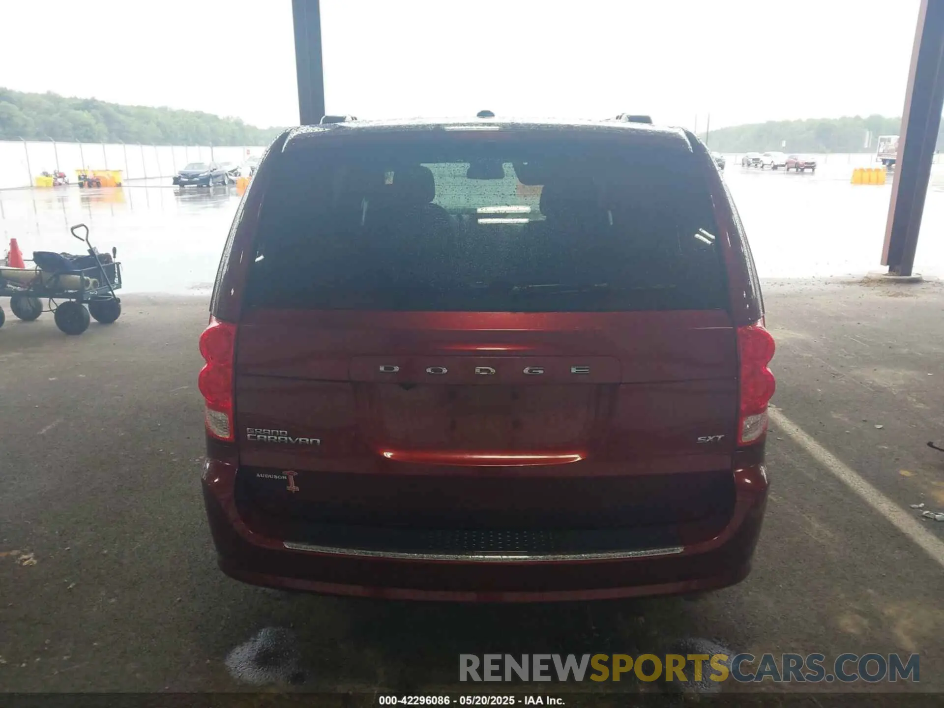 17 fotografías del automóvil dañado 2C4RDGCG3KR586215 DODGE GRAND CARAVAN 2019
