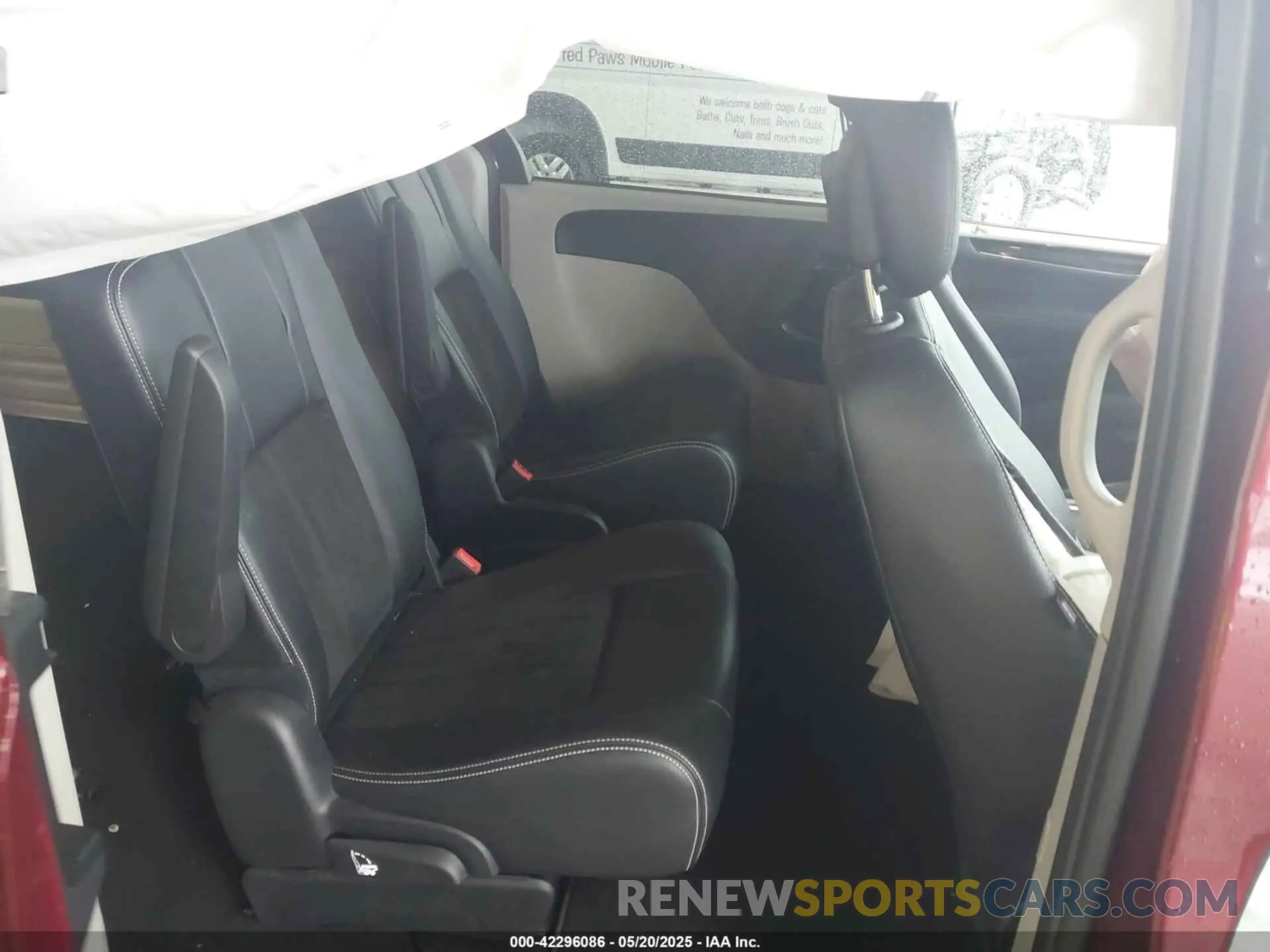 8 fotografías del automóvil dañado 2C4RDGCG3KR586215 DODGE GRAND CARAVAN 2019