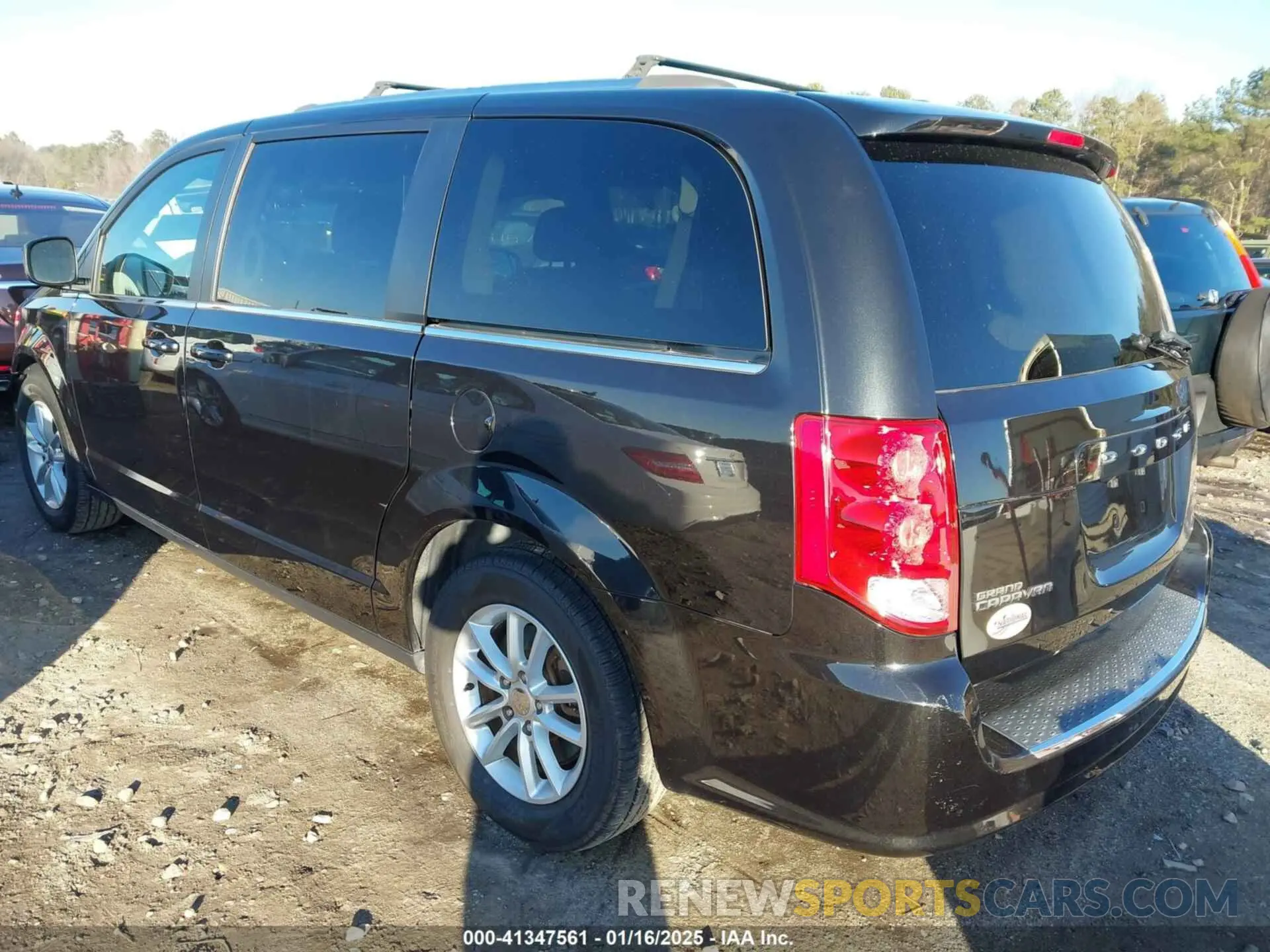 3 fotografías del automóvil dañado 2C4RDGCG3KR716798 DODGE GRAND CARAVAN 2019