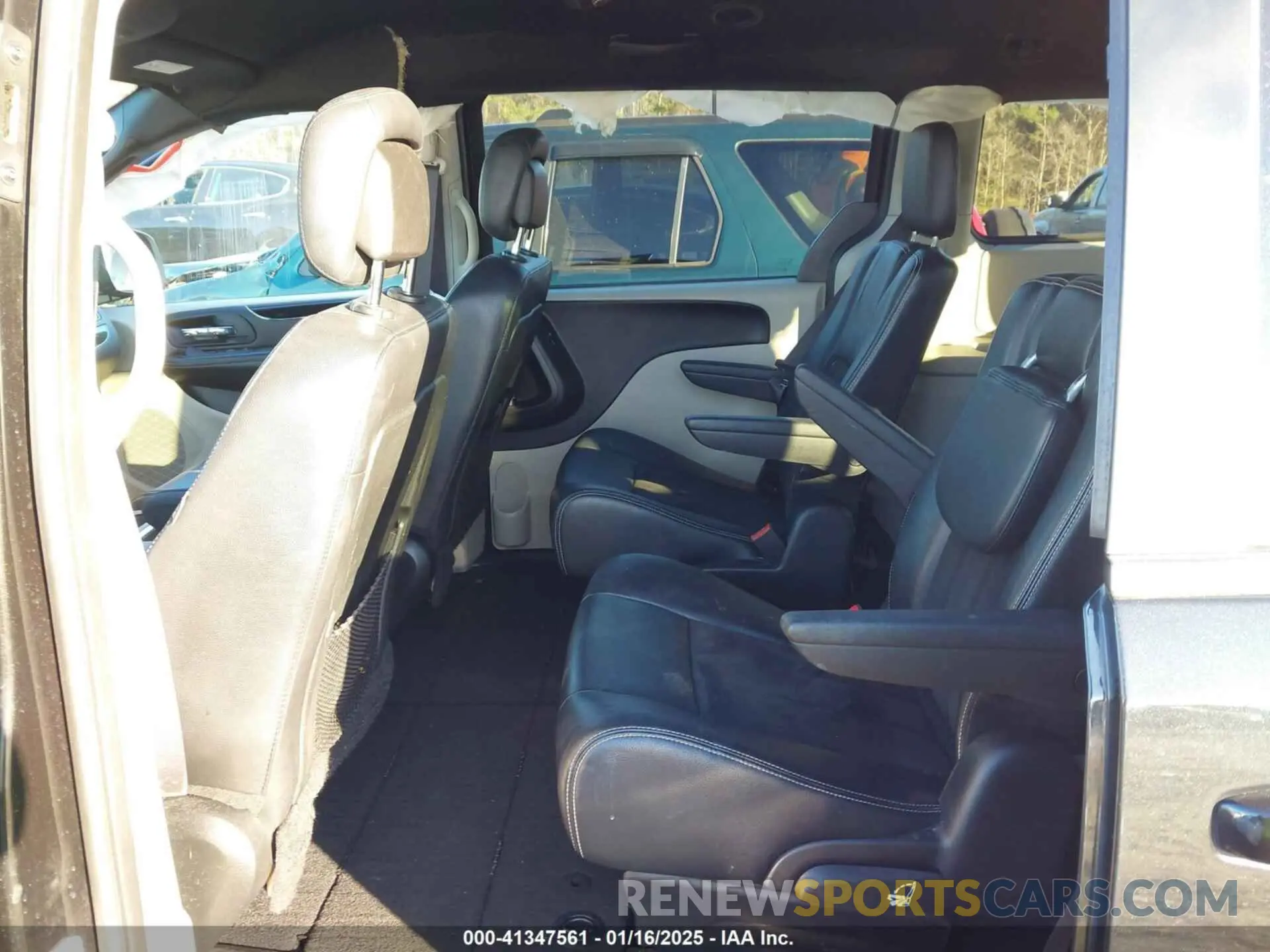 8 fotografías del automóvil dañado 2C4RDGCG3KR716798 DODGE GRAND CARAVAN 2019