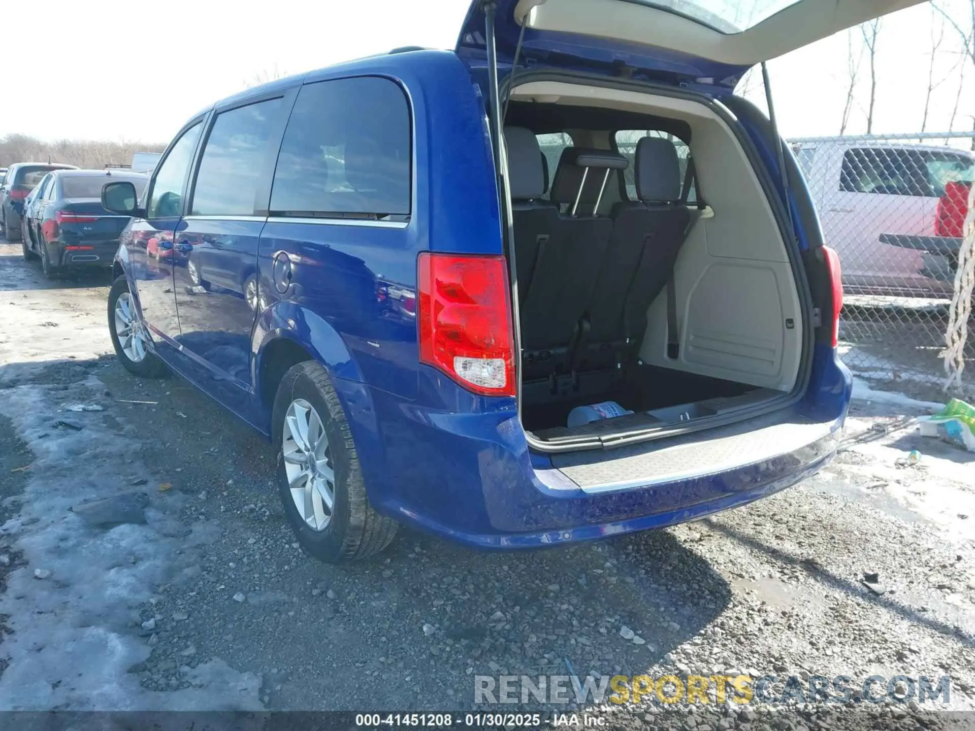3 fotografías del automóvil dañado 2C4RDGCG3KR757271 DODGE GRAND CARAVAN 2019