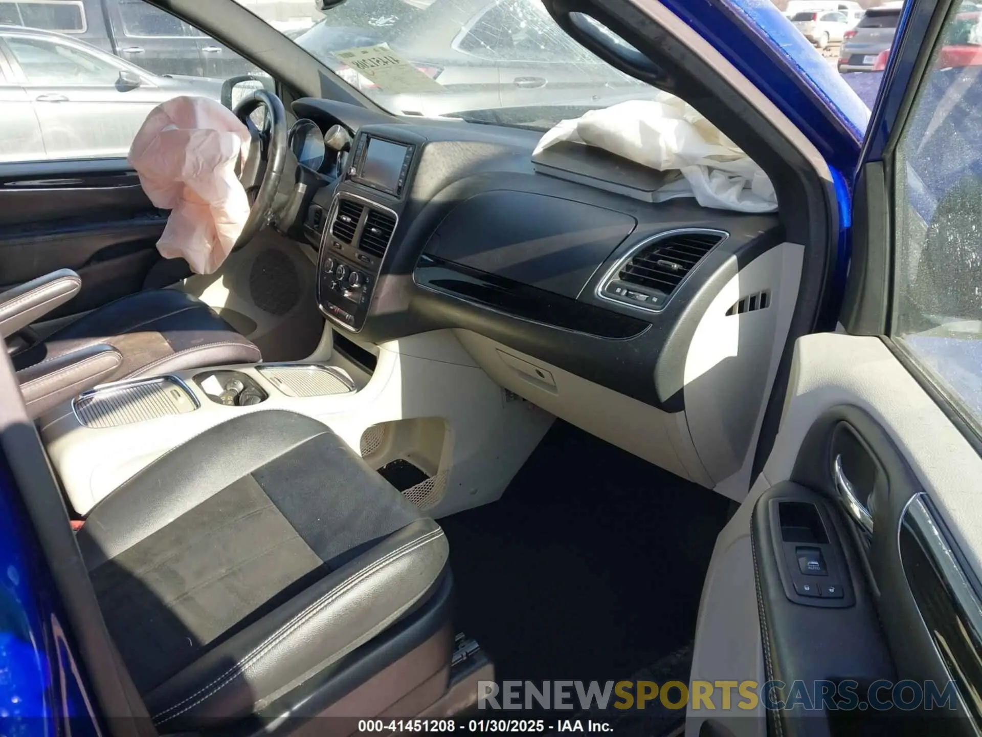 5 fotografías del automóvil dañado 2C4RDGCG3KR757271 DODGE GRAND CARAVAN 2019
