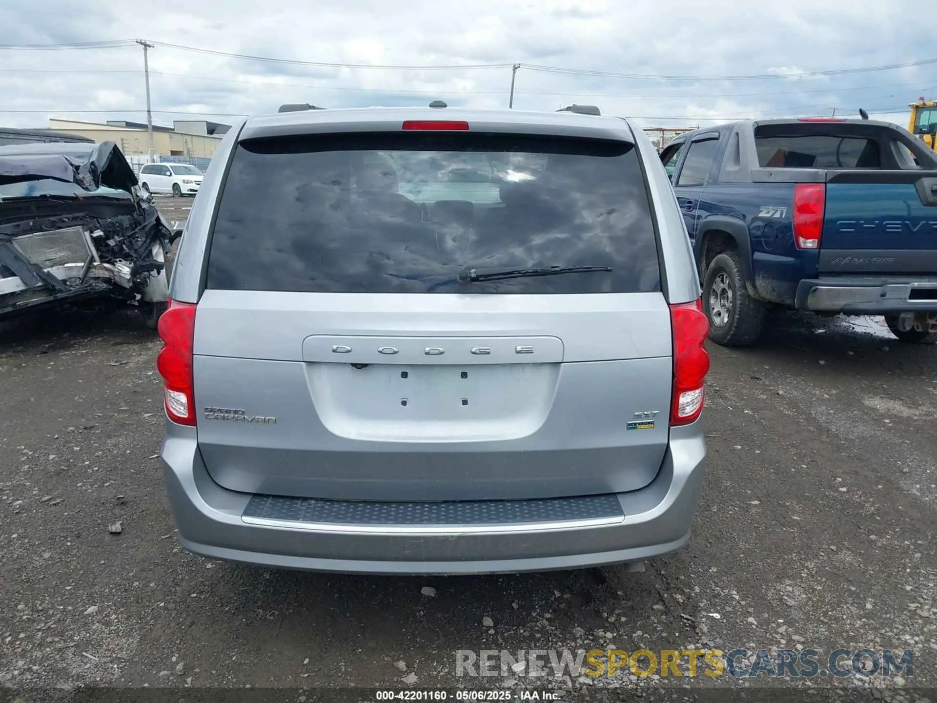 15 fotografías del automóvil dañado 2C4RDGCG3KR798337 DODGE GRAND CARAVAN 2019