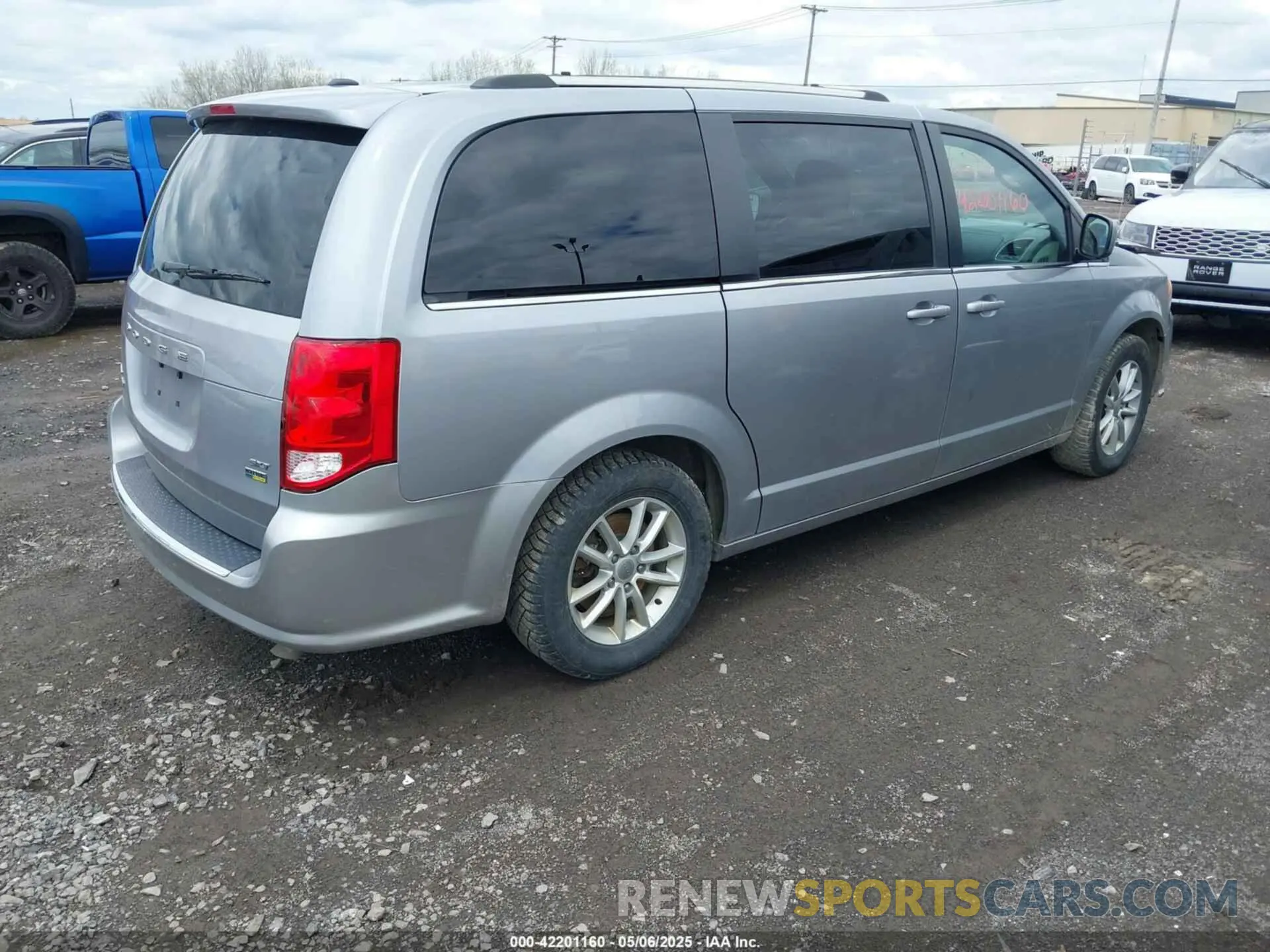4 fotografías del automóvil dañado 2C4RDGCG3KR798337 DODGE GRAND CARAVAN 2019