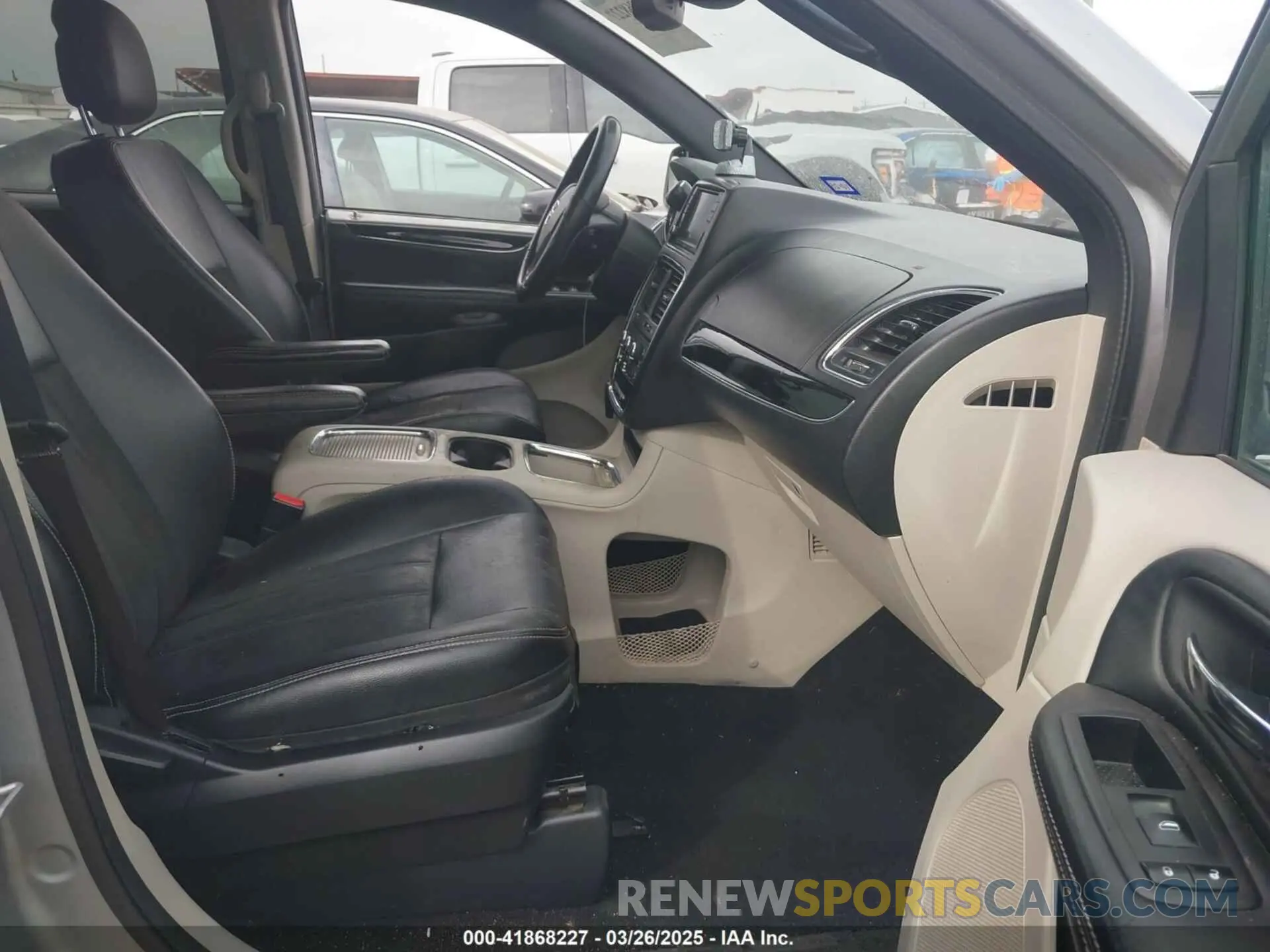 5 fotografías del automóvil dañado 2C4RDGCG4KR761524 DODGE GRAND CARAVAN 2019
